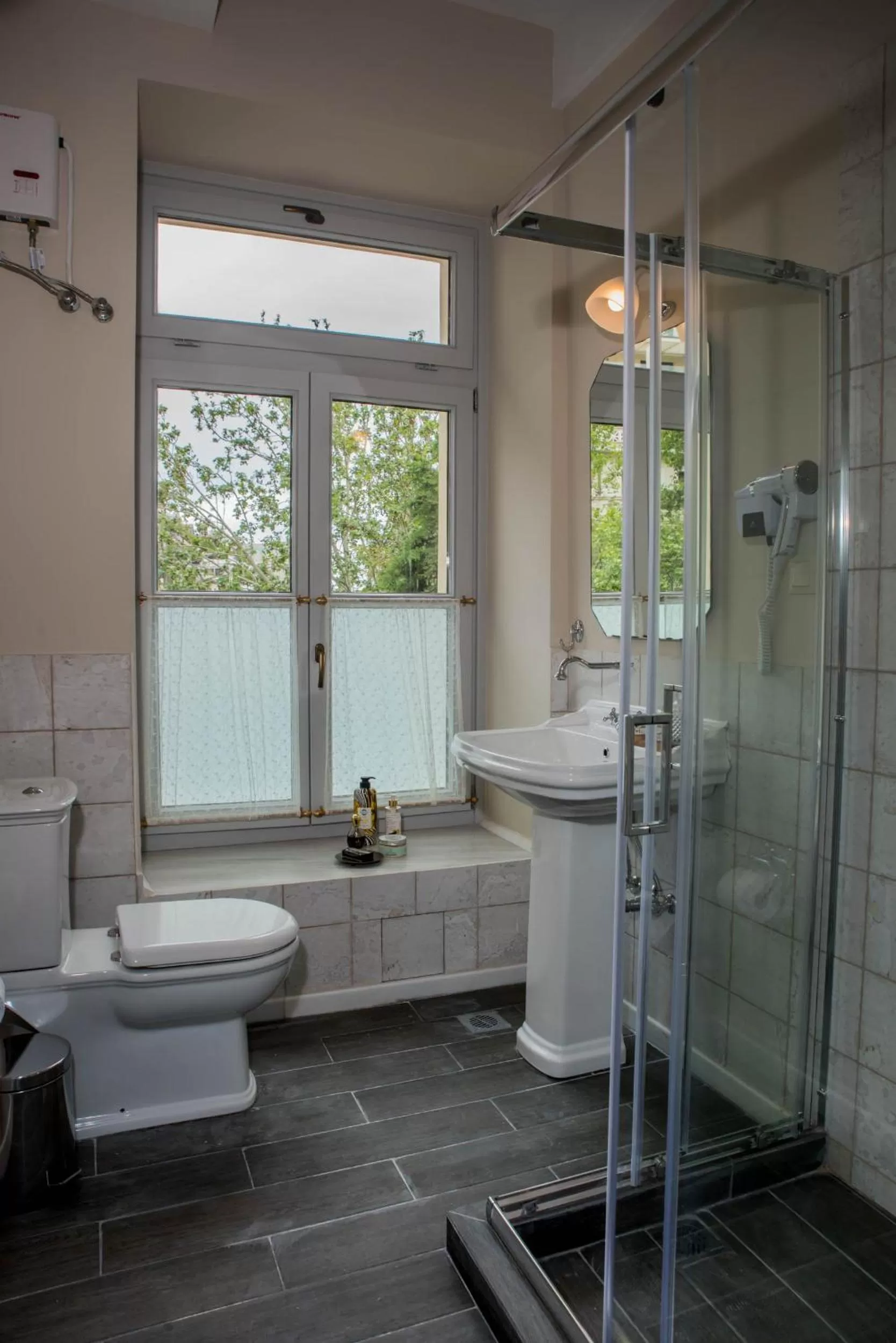 Kyria Boutique House