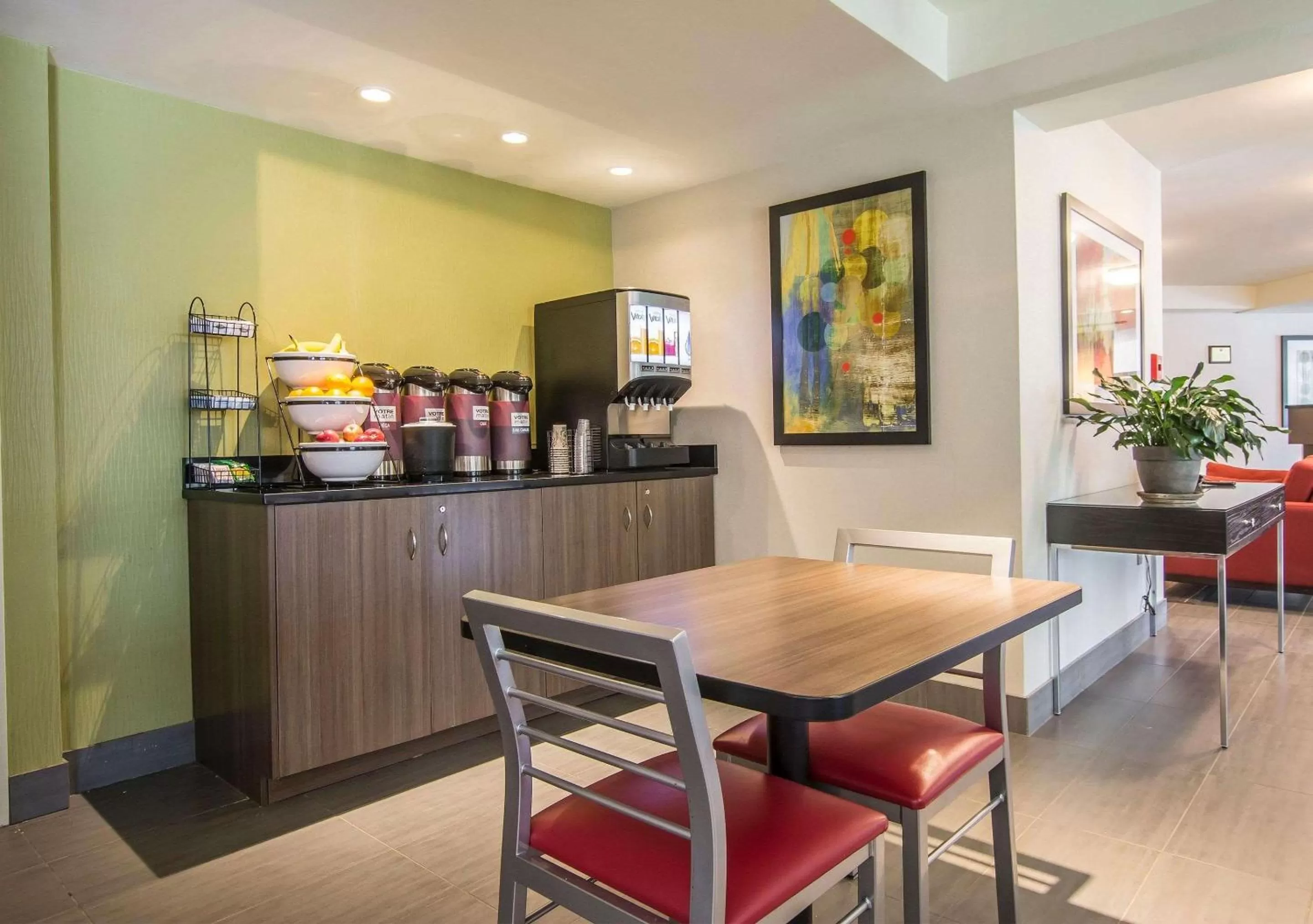 Restaurant/places to eat in Comfort Inn Sherbrooke
