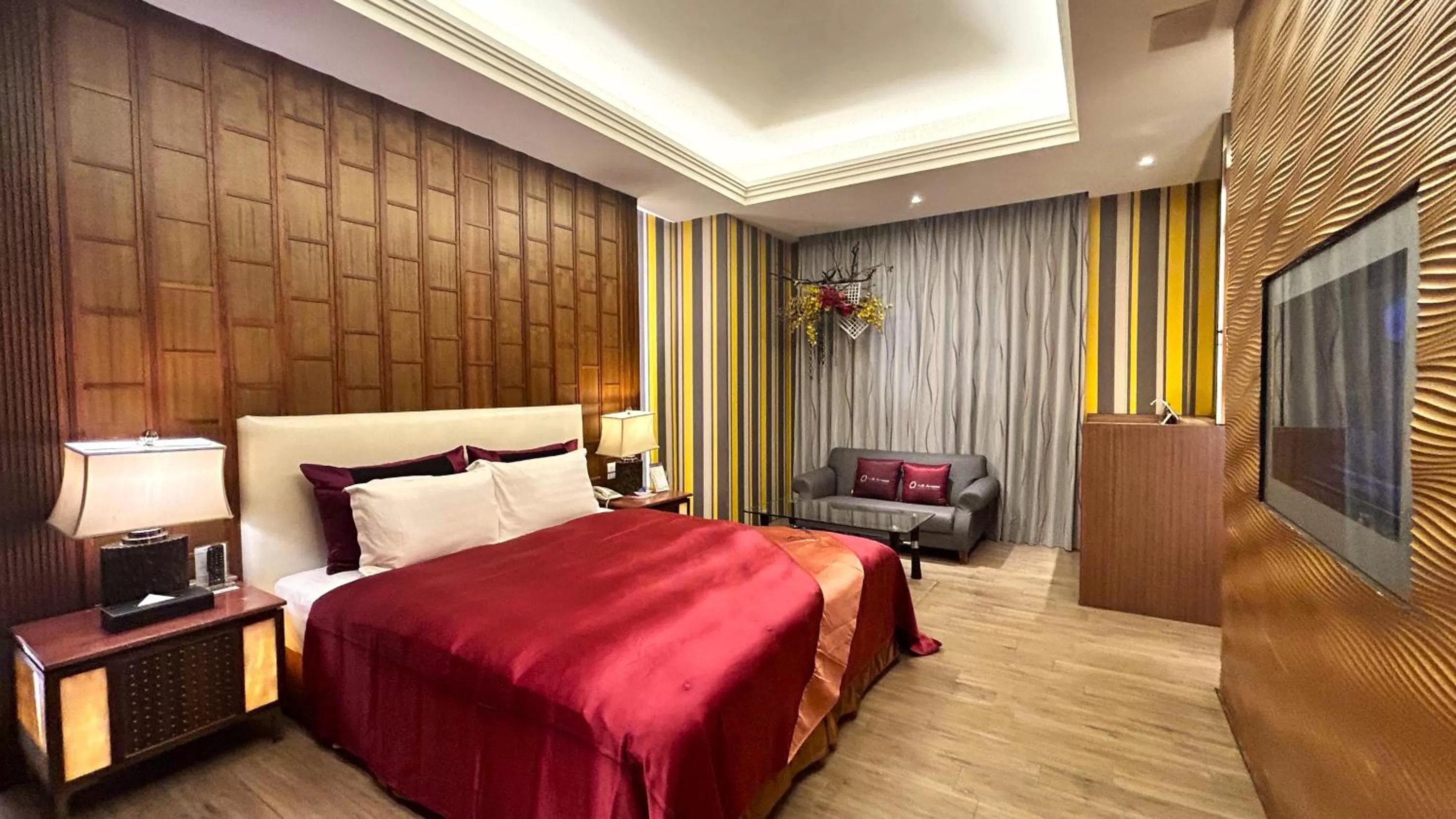 Photo of the whole room, Bed in Shining Motel