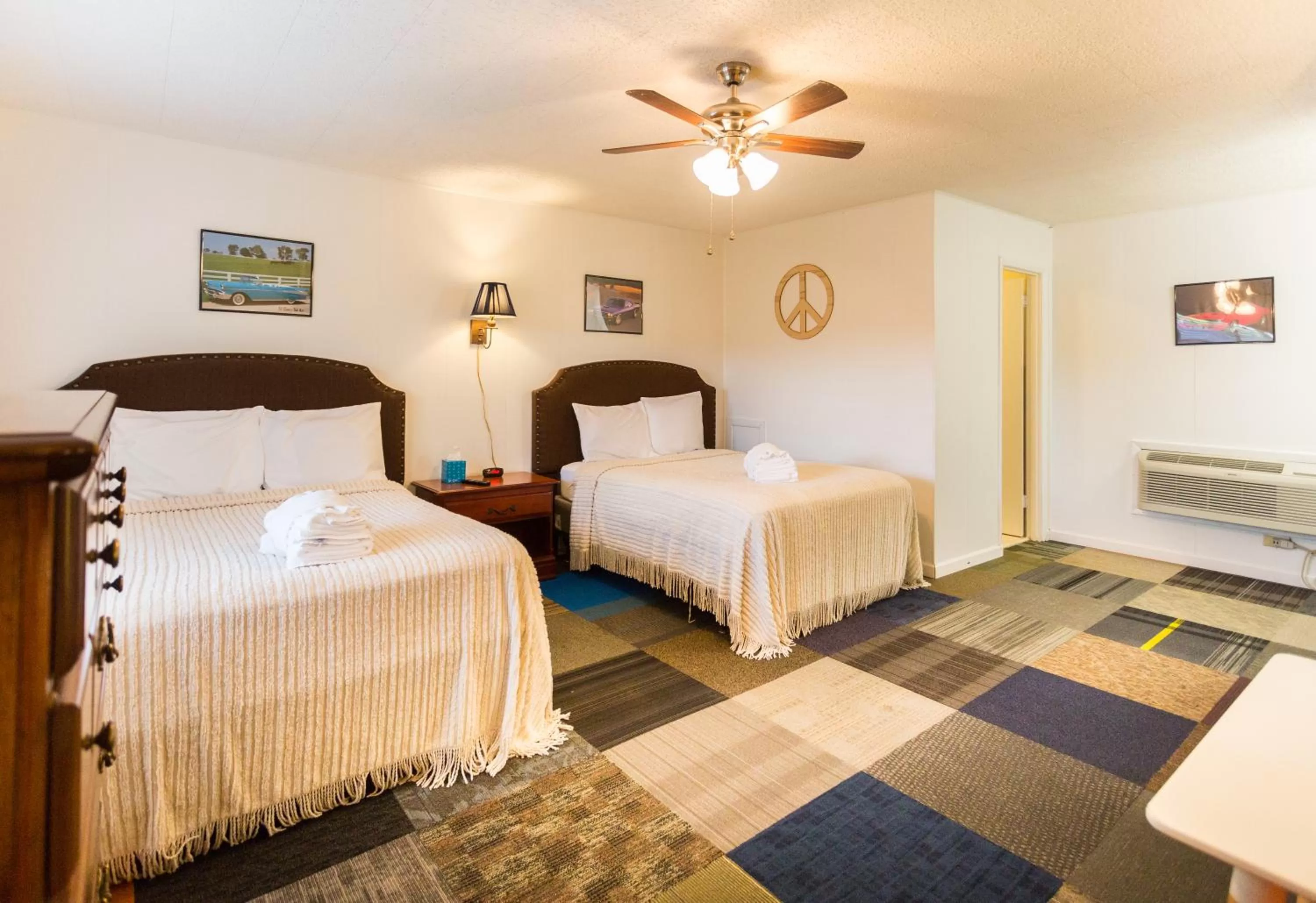 Bedroom, Bed in Sunset Motel