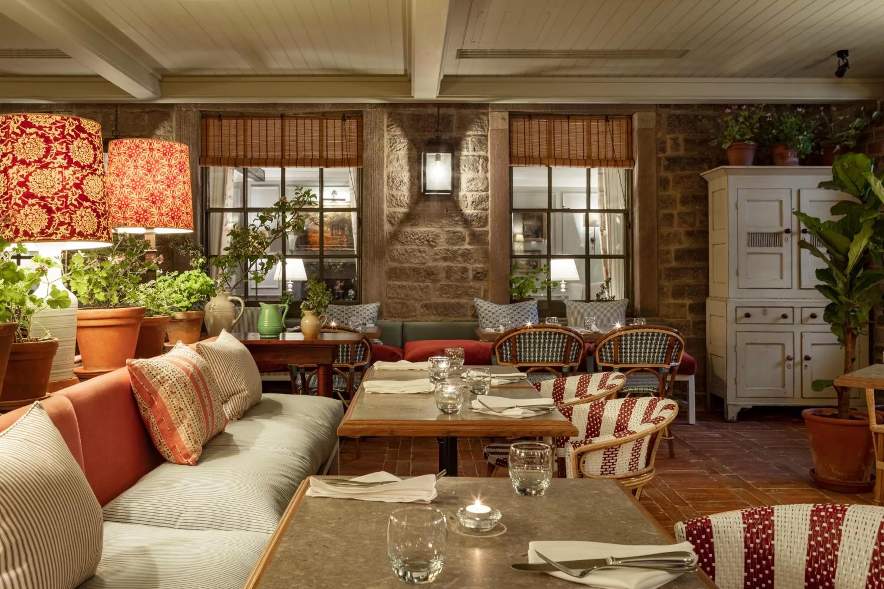 Restaurant/places to eat in Cavendish Hotel