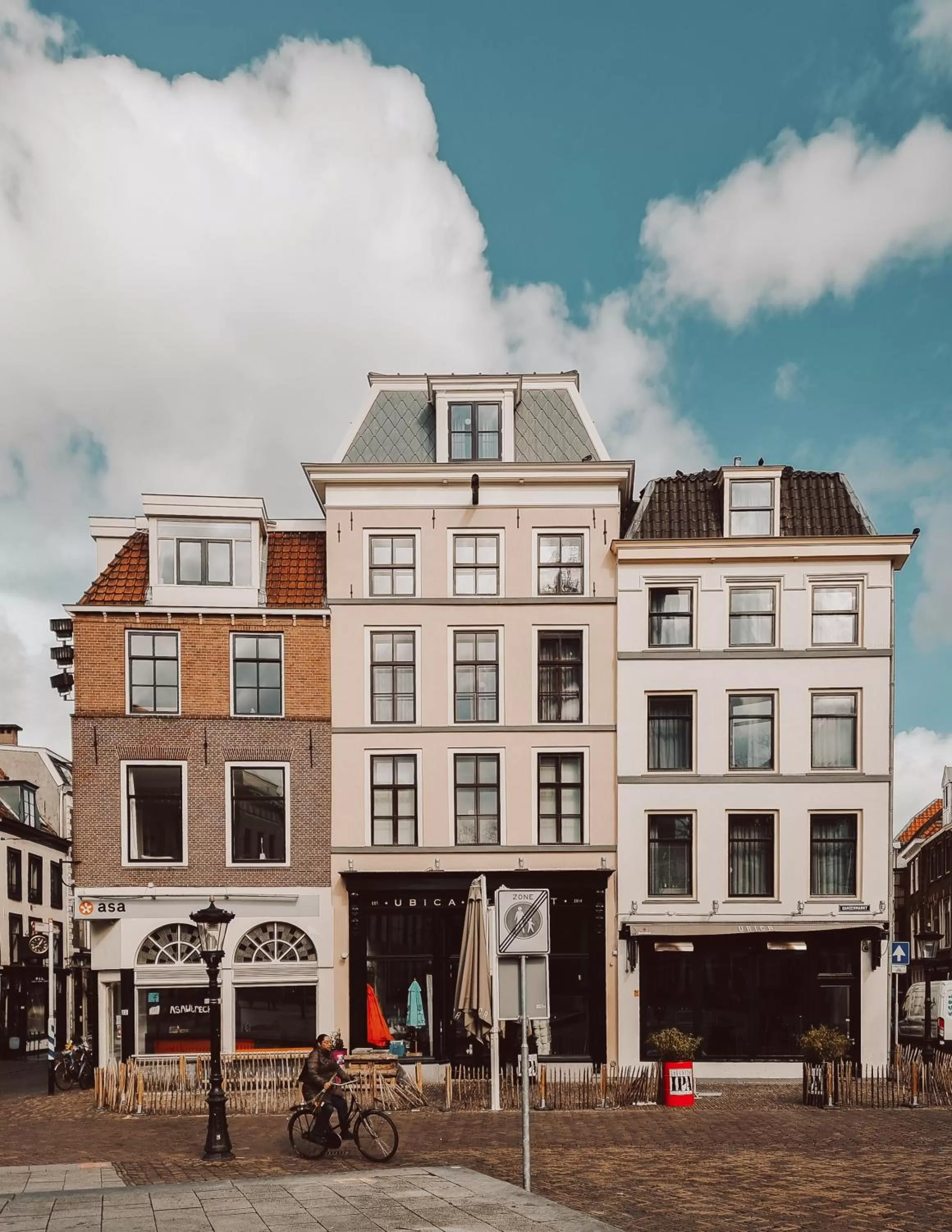 Property building in Mother Goose Hotel