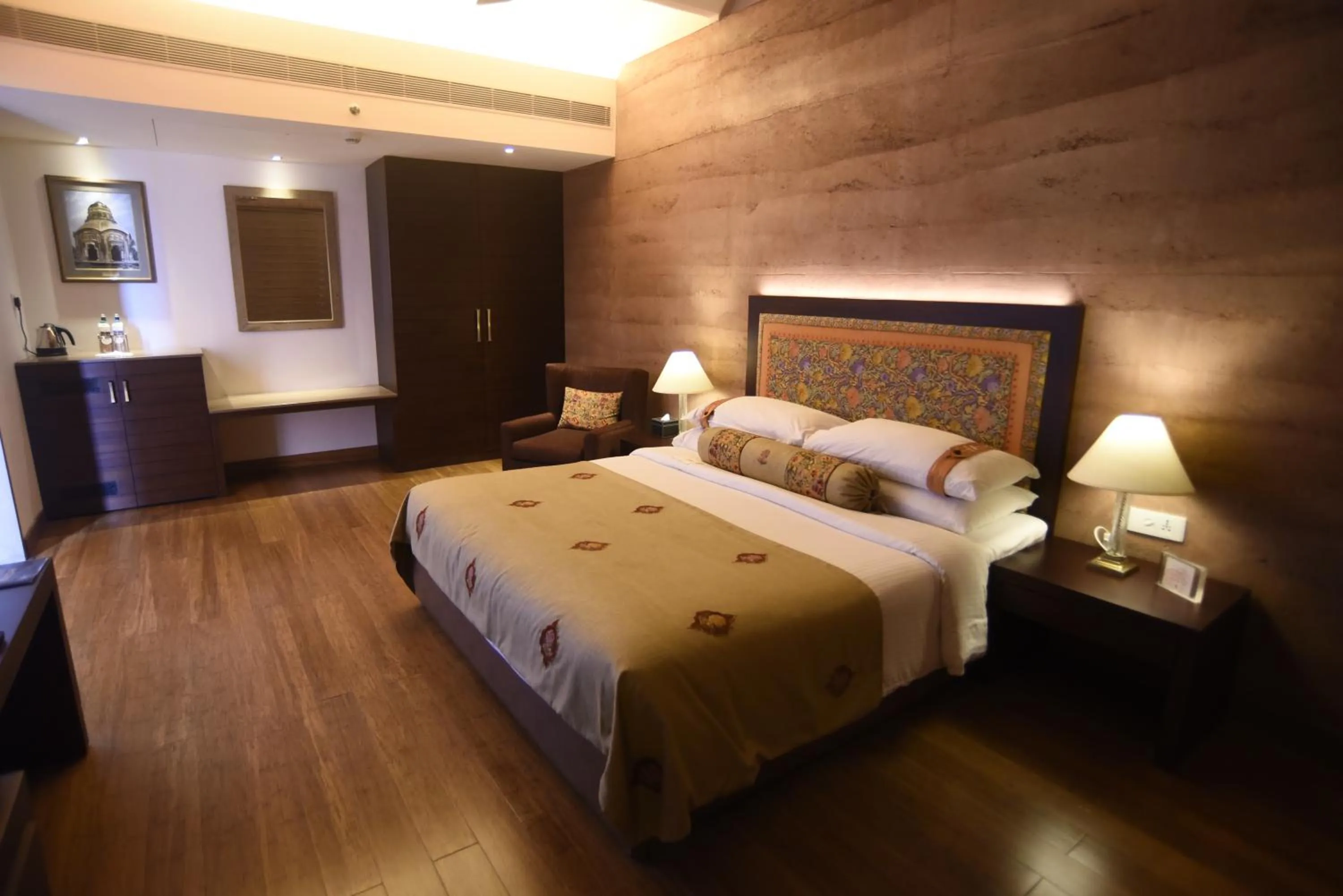 Bed in The Lalit Mangar