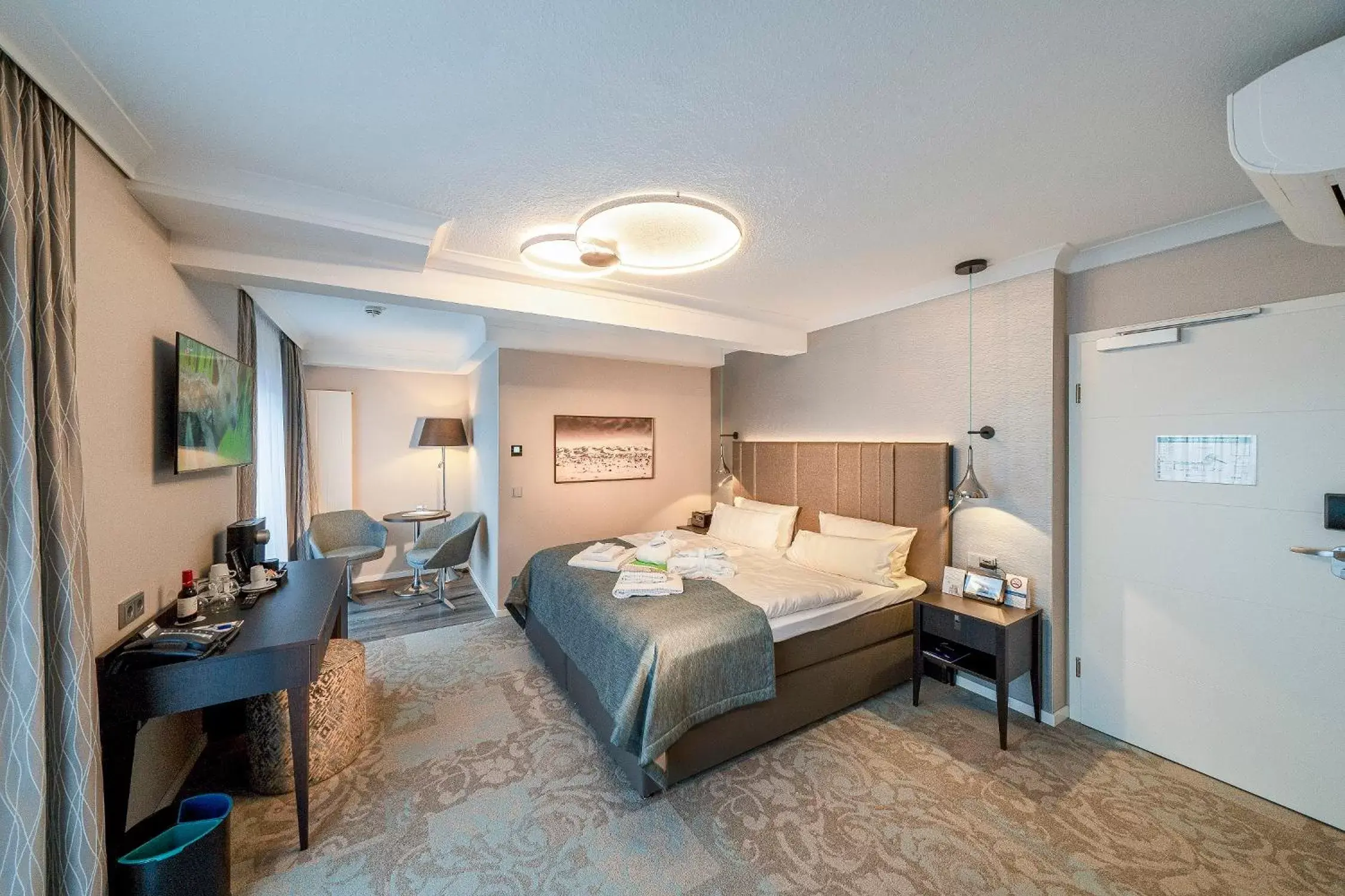 Standart Double Room with Side Sea View - single occupancy in Strandhotel Duhnen Standart Double Room with Side Sea View - single occupancy in Strandhotel Duhnen