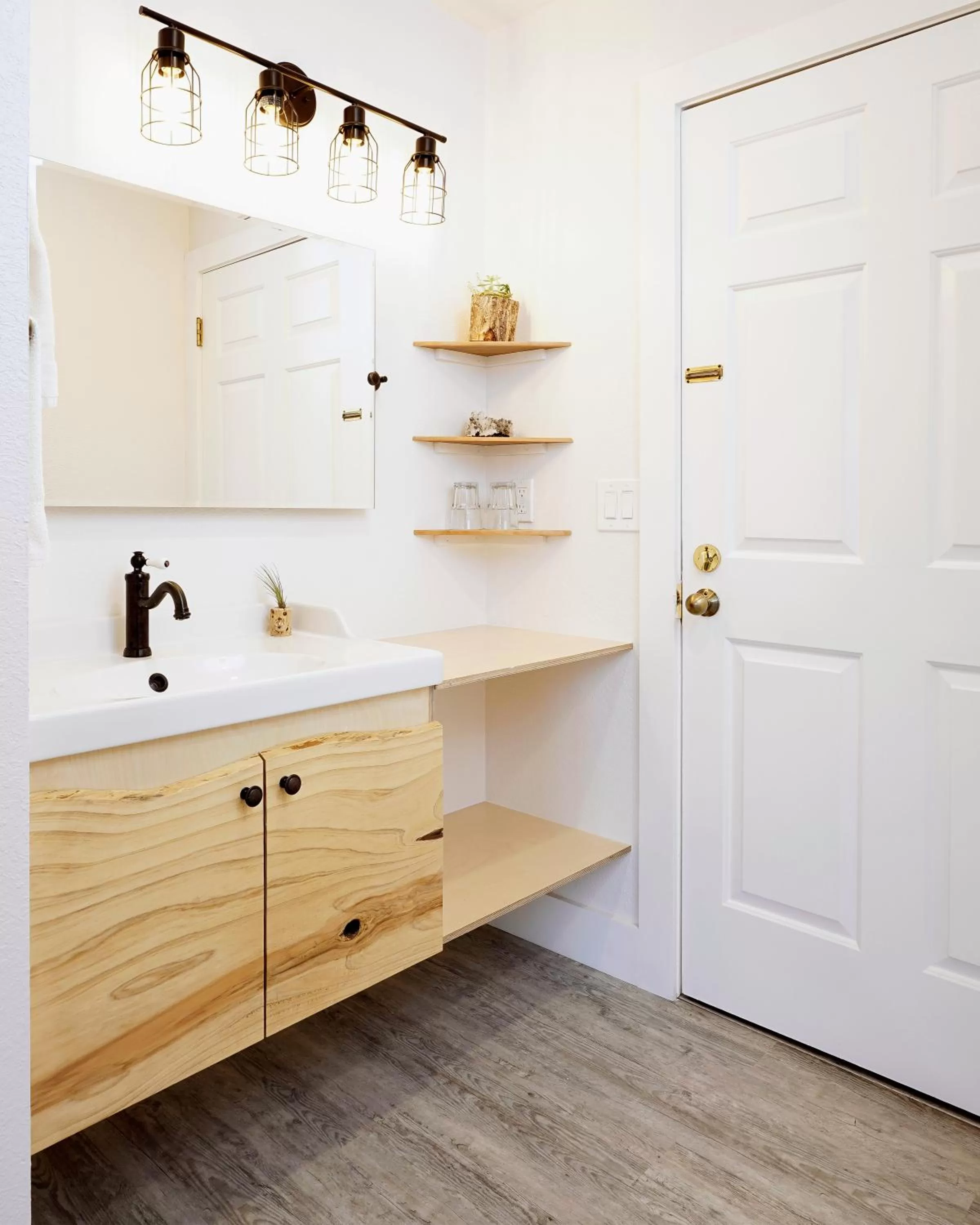 Bathroom in SCP Depoe Bay