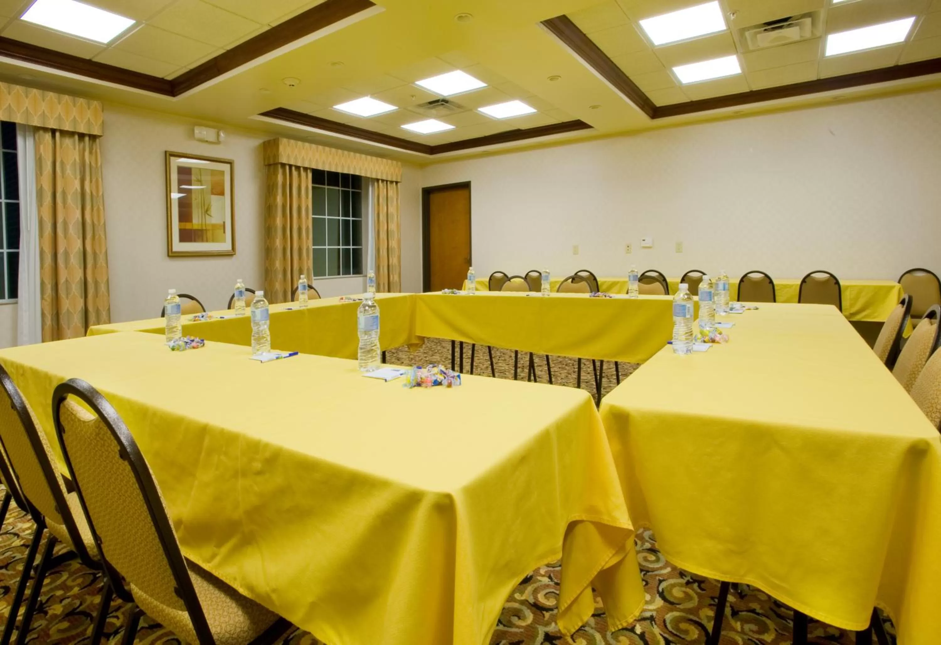 Meeting/conference room in Holiday Inn Express Hotel & Suites Levelland by IHG