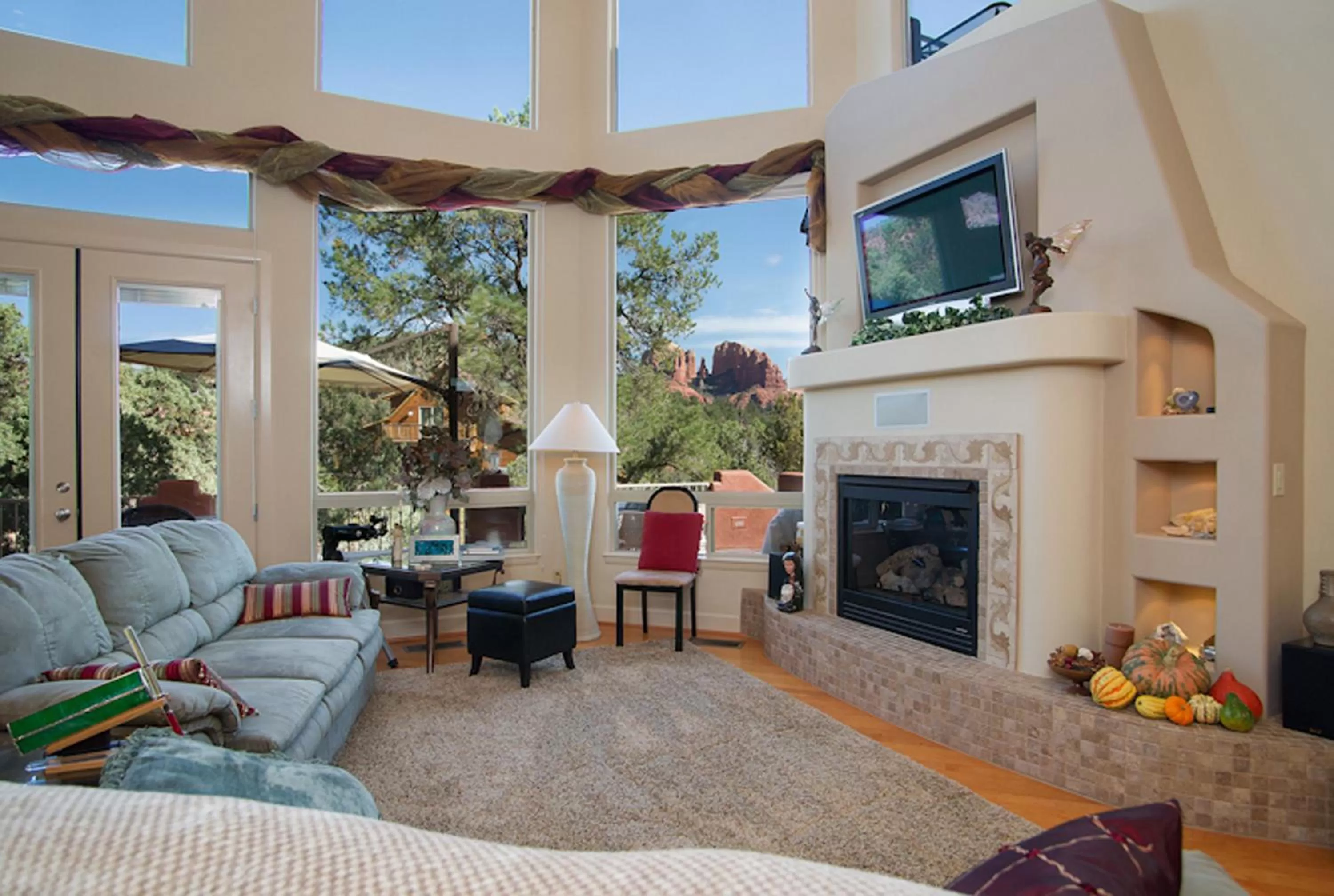 Property building, Seating Area in Sedona Cathedral Hideaway B&B & Spa