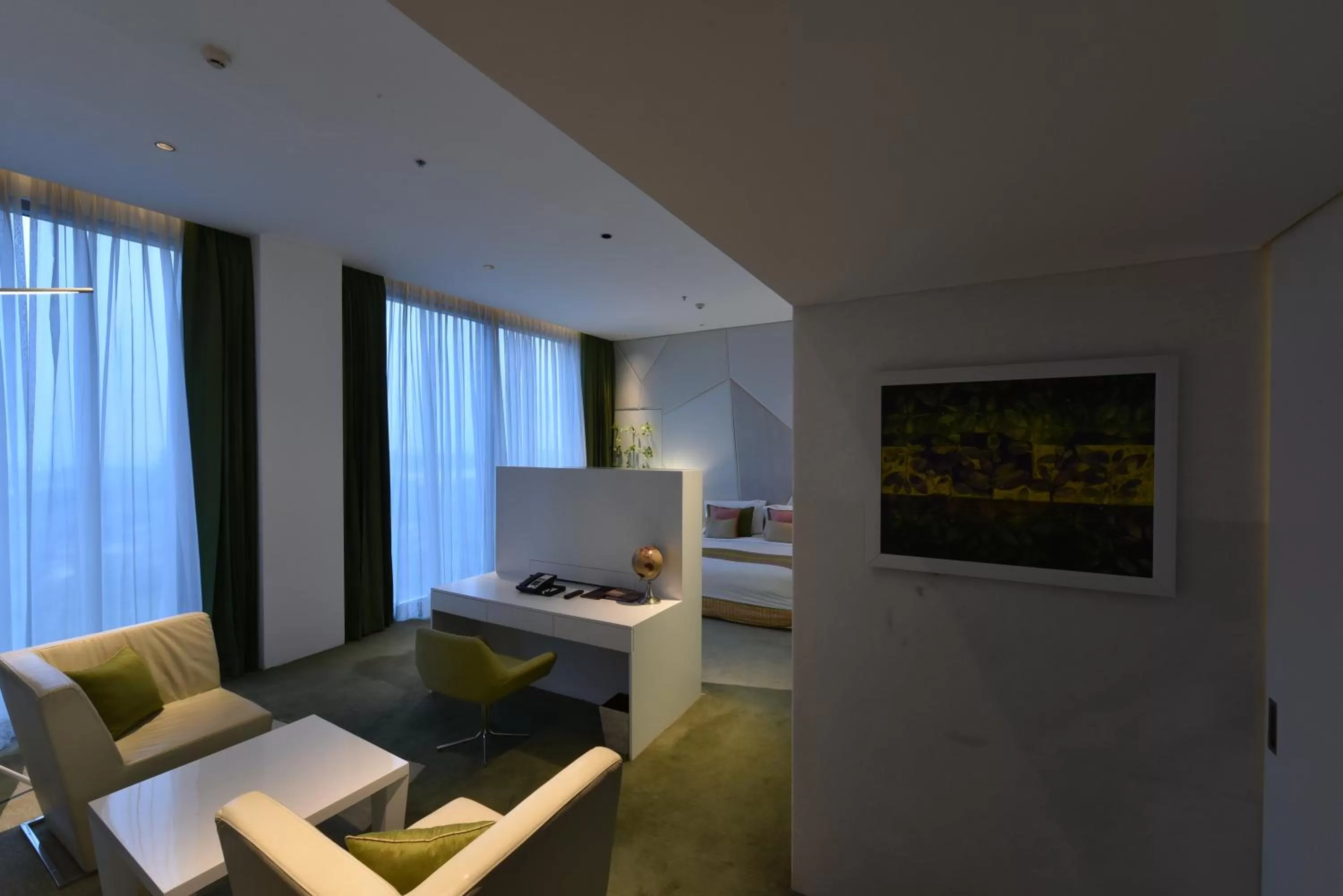 TV and multimedia in Vivanta New Delhi, Dwarka