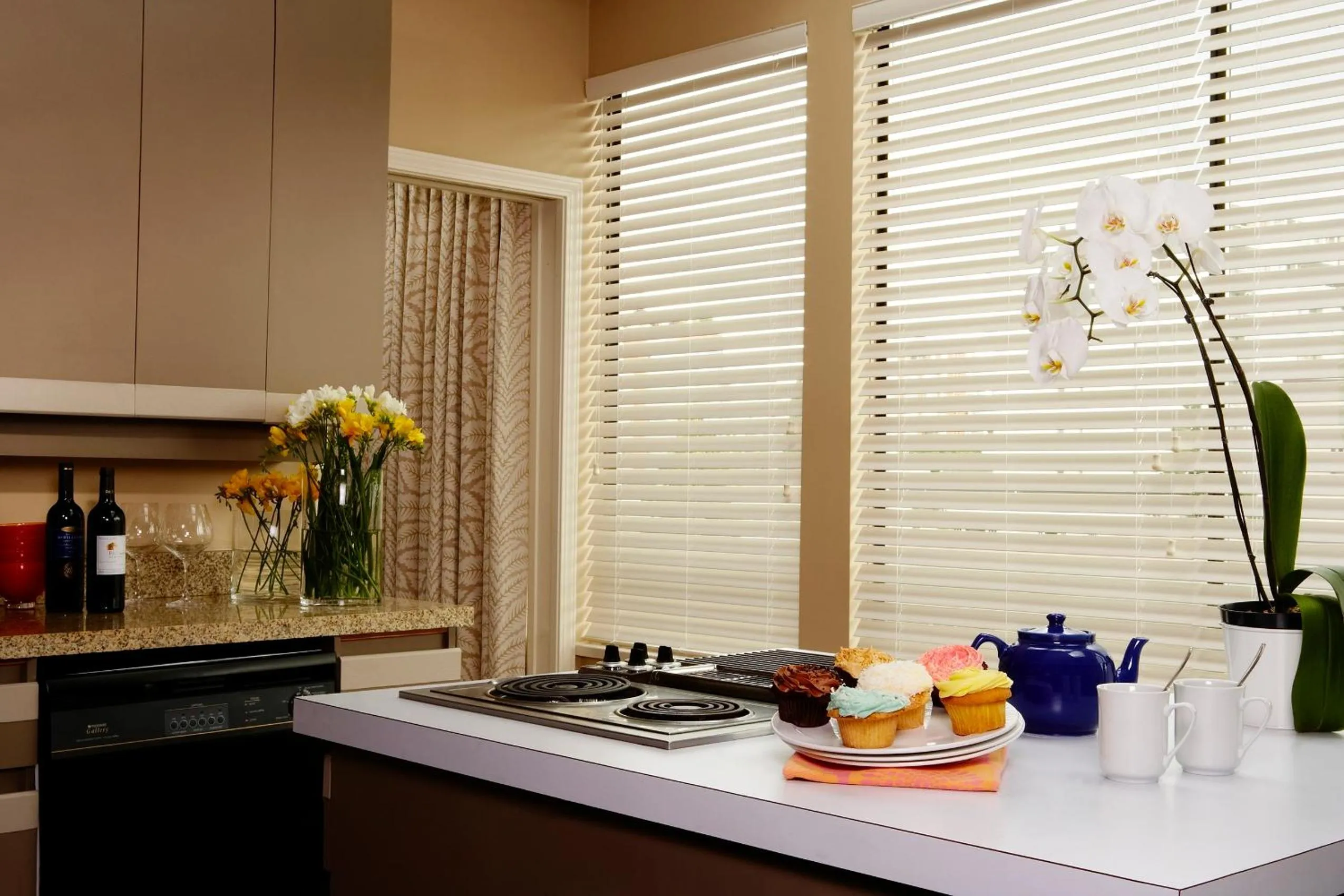 Kitchen or kitchenette in Rosellen Suites at Stanley Park