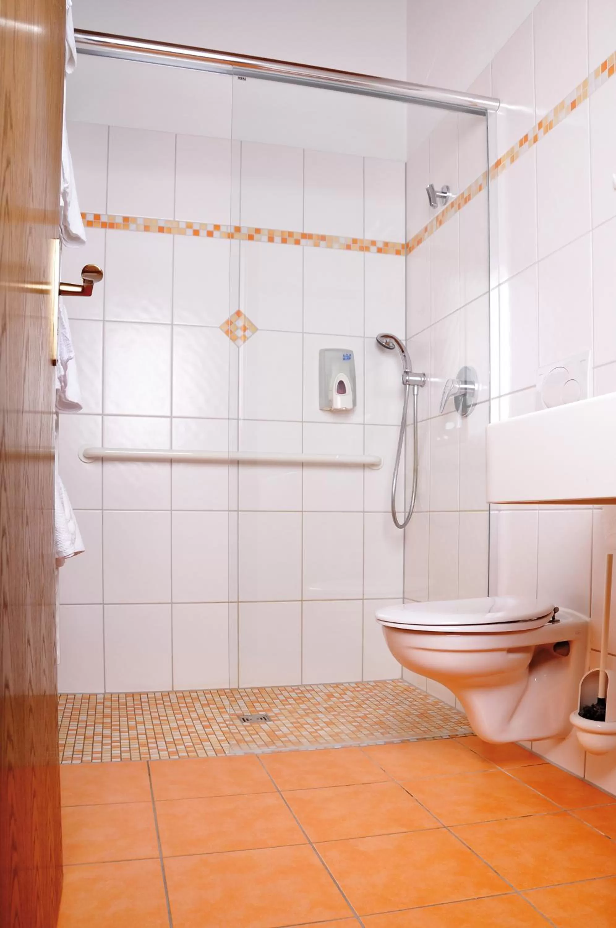 Shower in Gartenhotel Feldeck