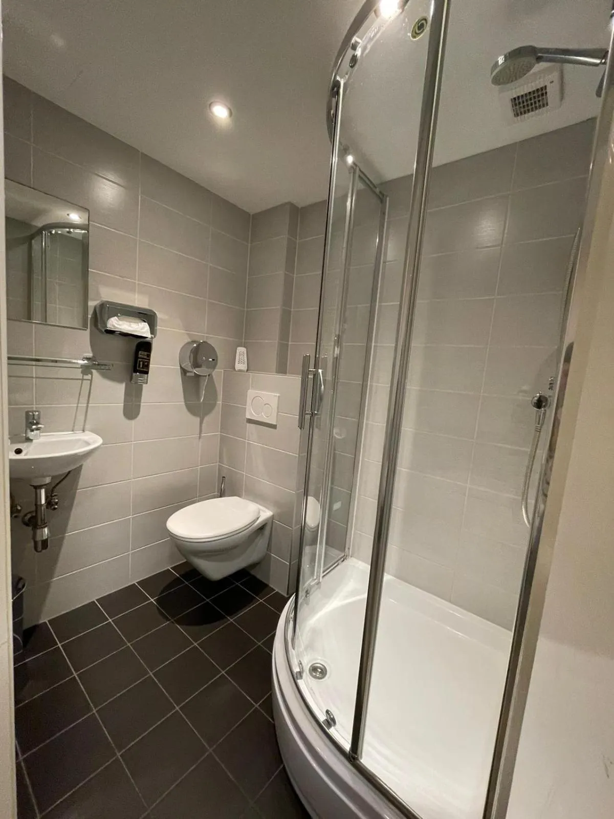 Bathroom in Hotel Damrak Inn