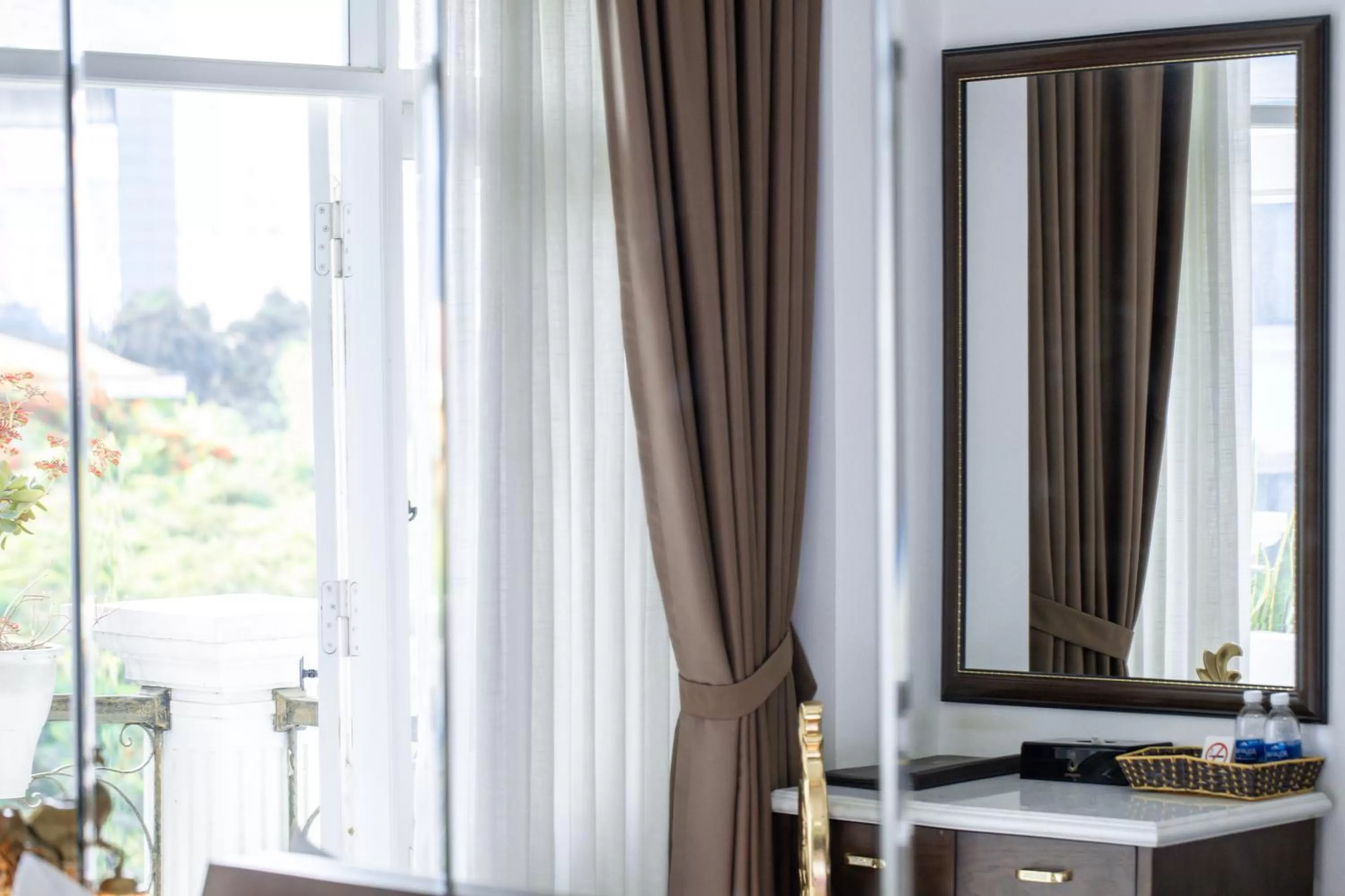 Seating area in Hanoi Suji Hotel