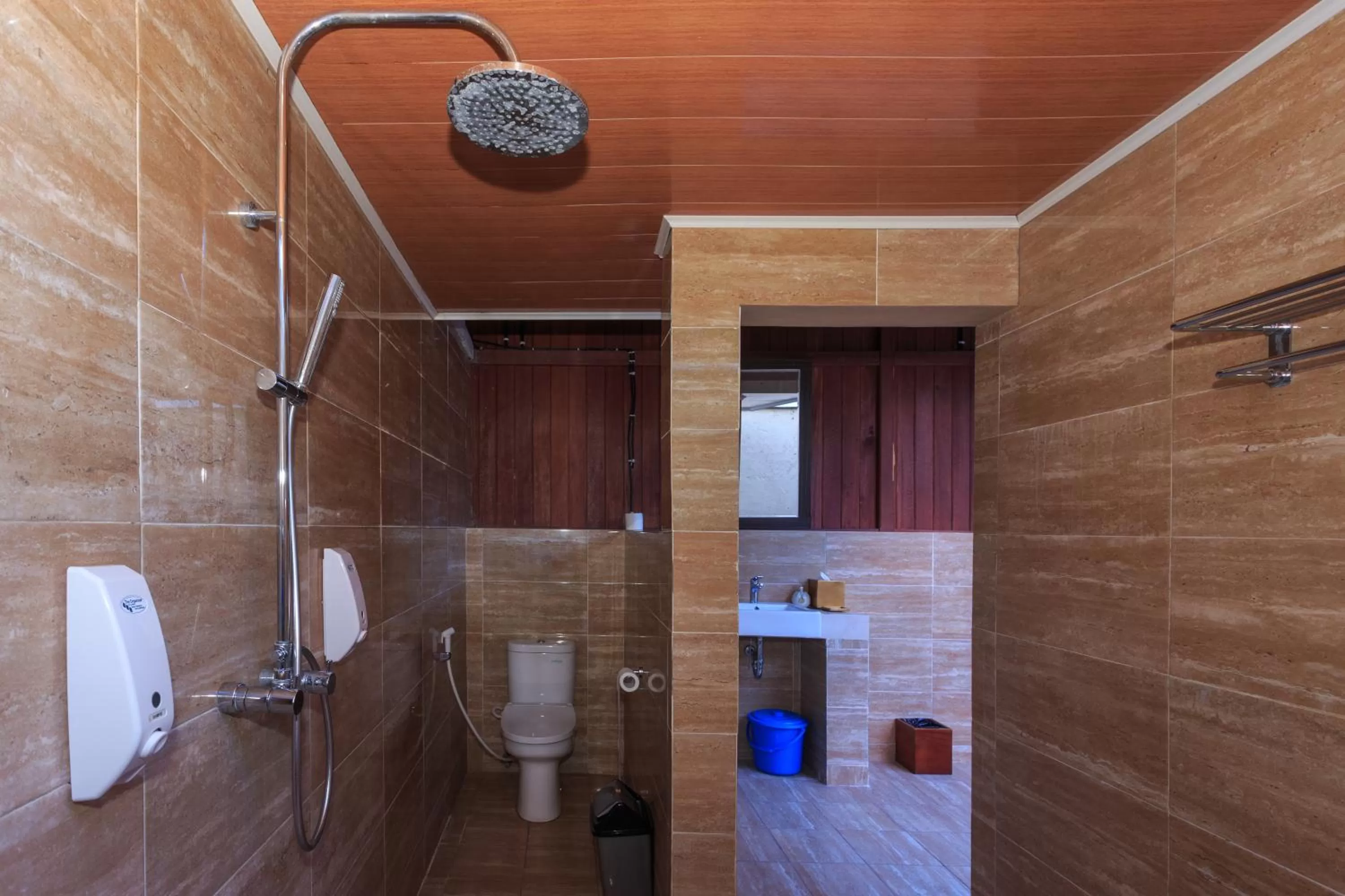 Shower in Sylvia Beach Villa