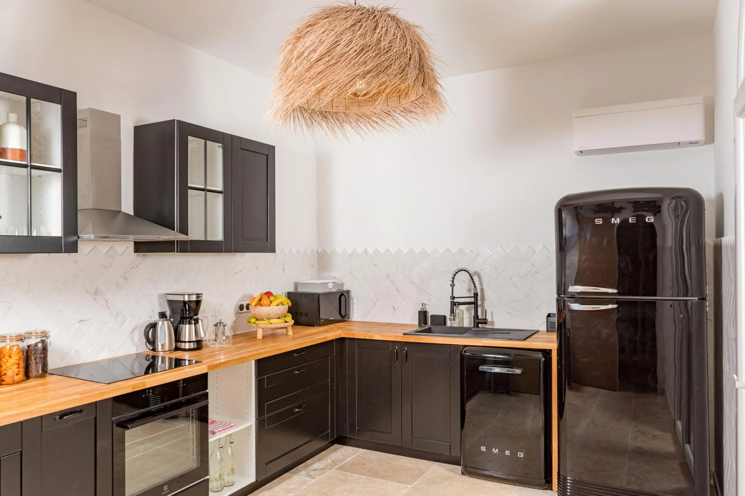 Coffee/tea facilities in Hôtel Le Saint Remy & Spa