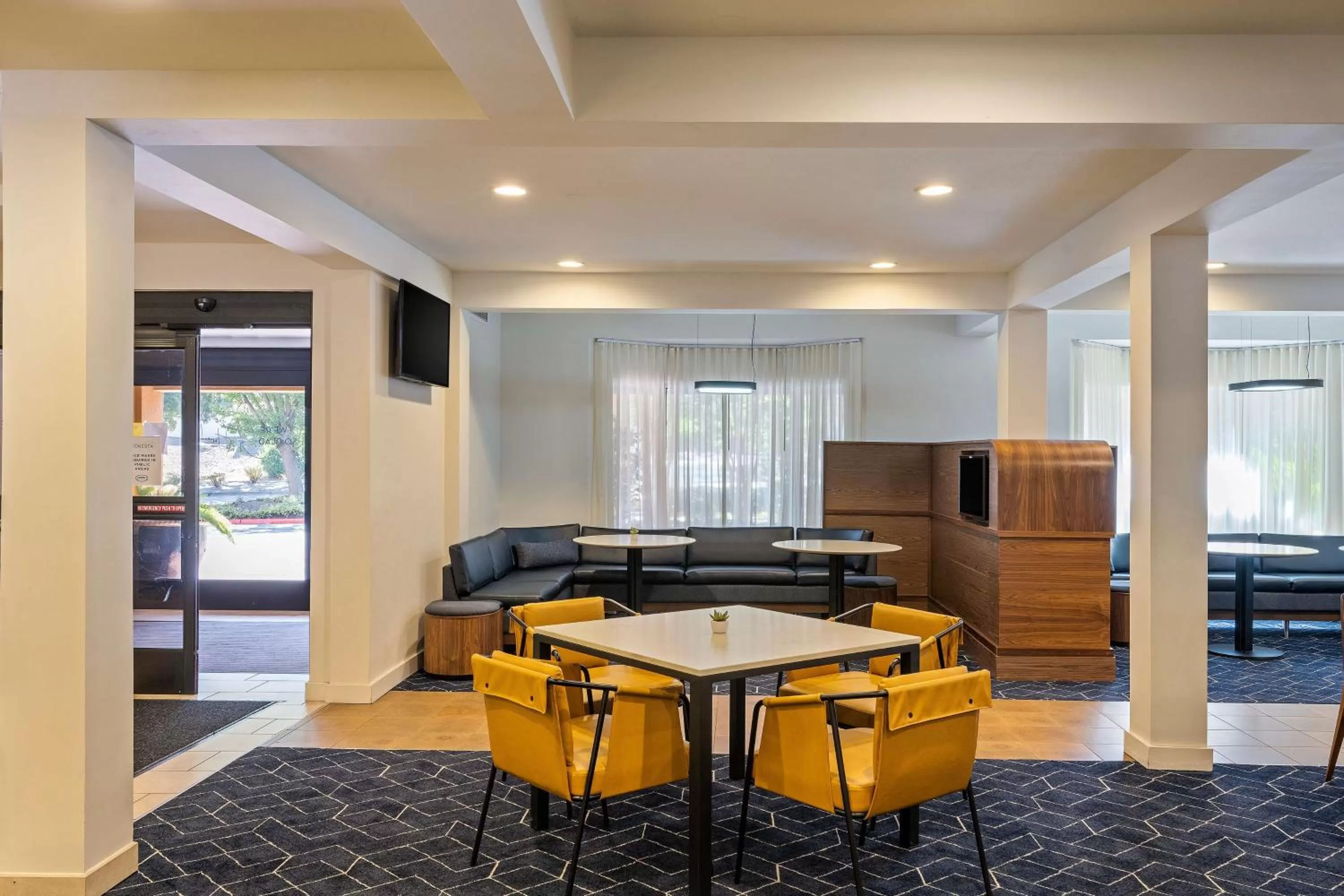 Restaurant/places to eat in Sonesta Select Pleasant Hill