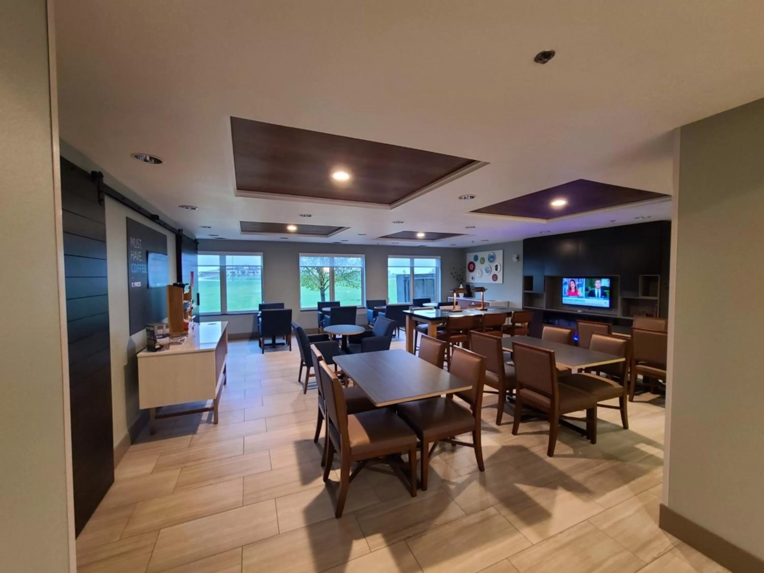 Breakfast in Holiday Inn Express Hotel & Suites Sheldon by IHG