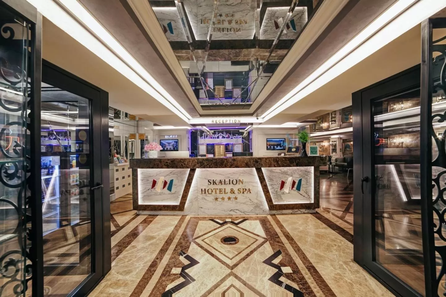 Facade/entrance in Skalion Hotel