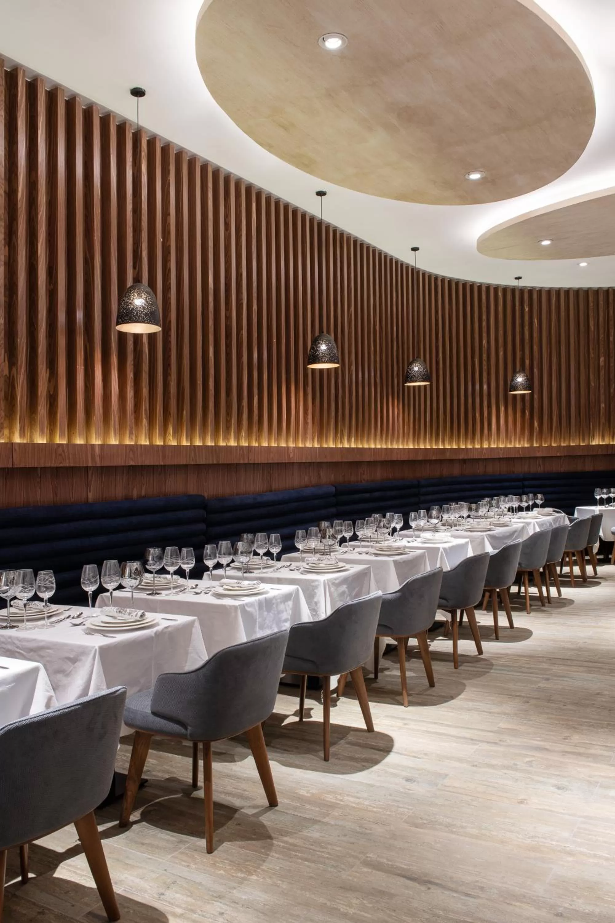 Restaurant/places to eat in The White Orchid Hotel