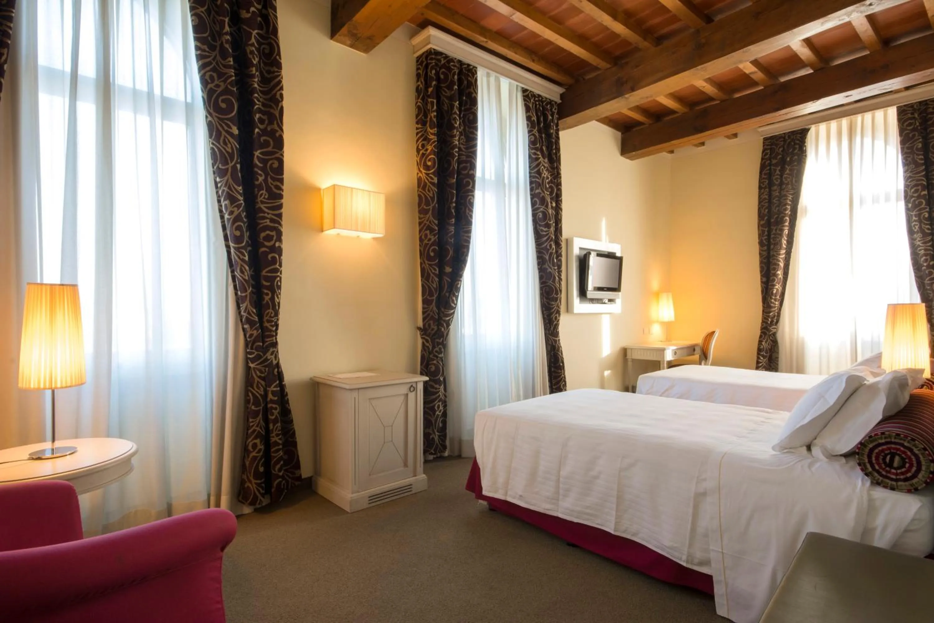 Bed in LHP Certaldo Resort