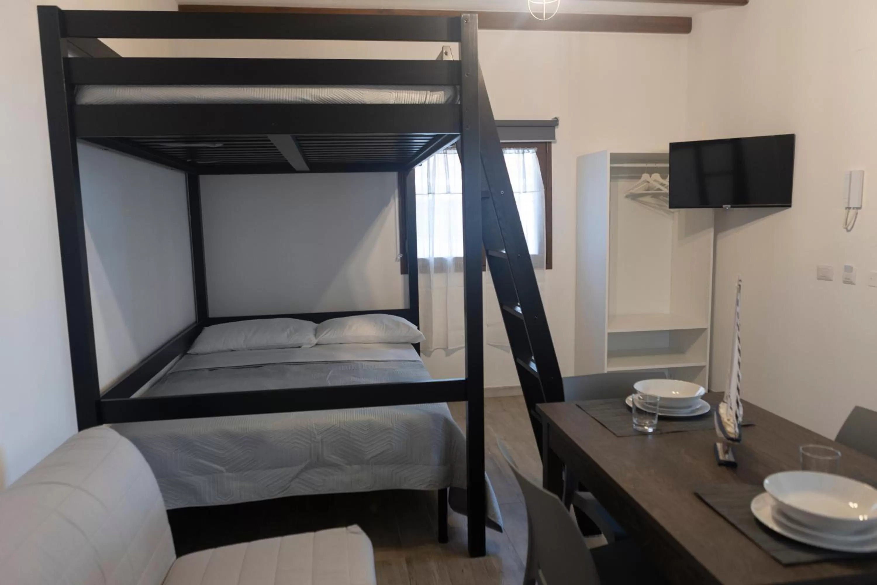 MrBrown - Cinzia Resort Beach