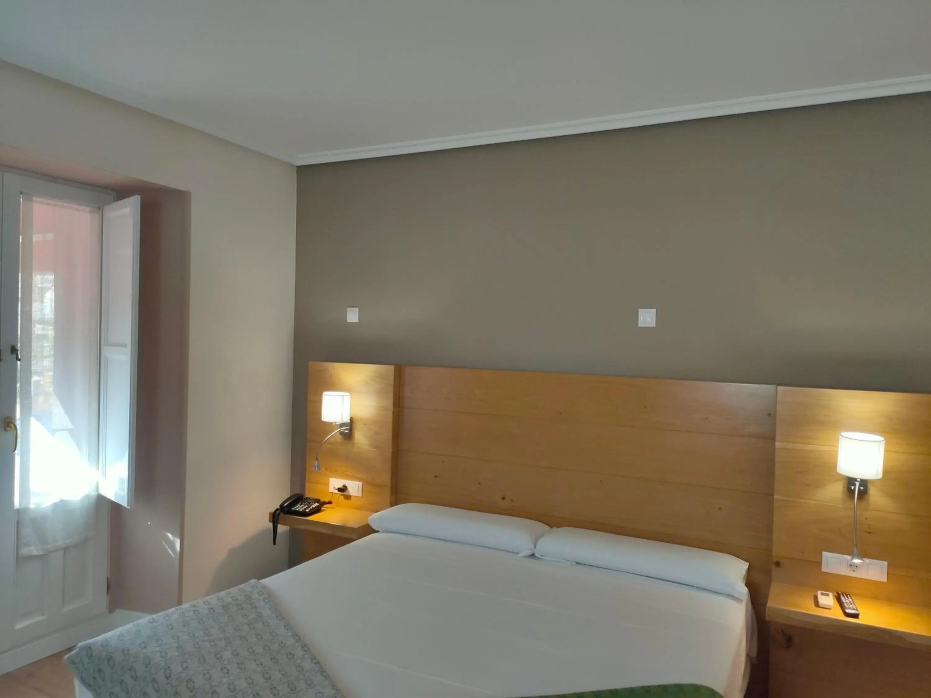 Photo of the whole room, Bed in Hotel Arrope