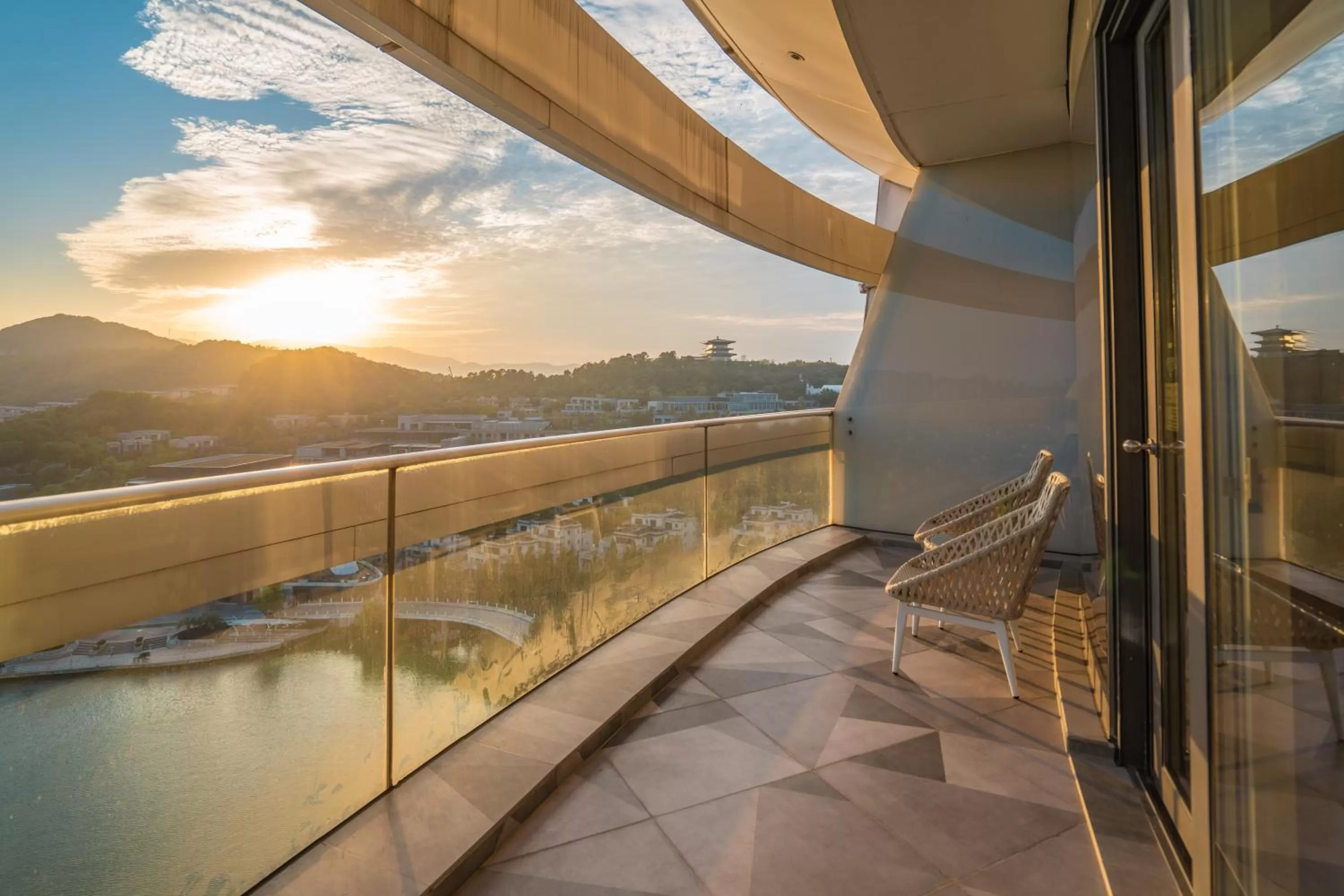 Balcony/Terrace in Sheraton Huzhou Taihu Lake Hot Spring Resort & Spa