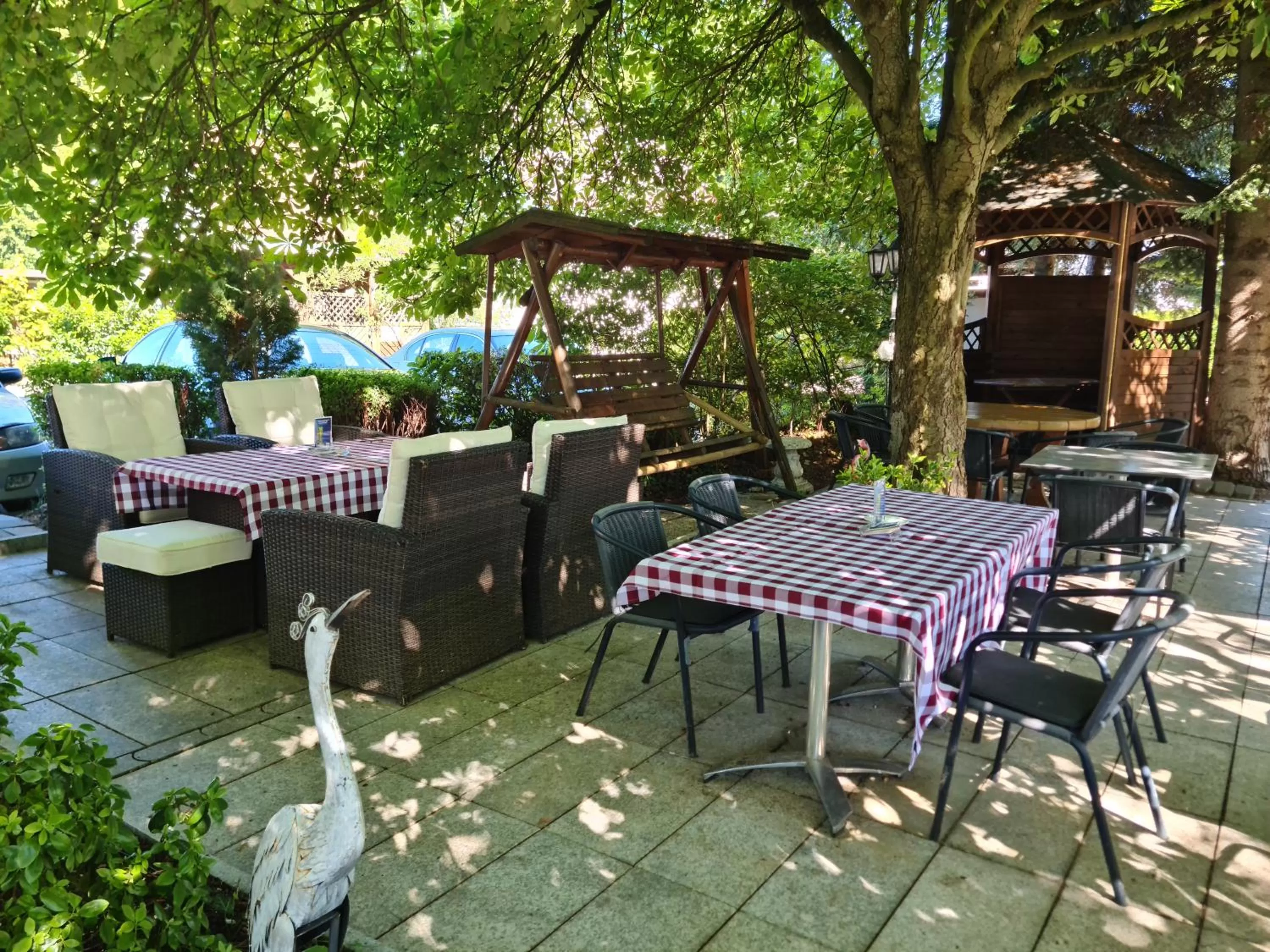 Restaurant/places to eat in Höckner Plaza Hotel