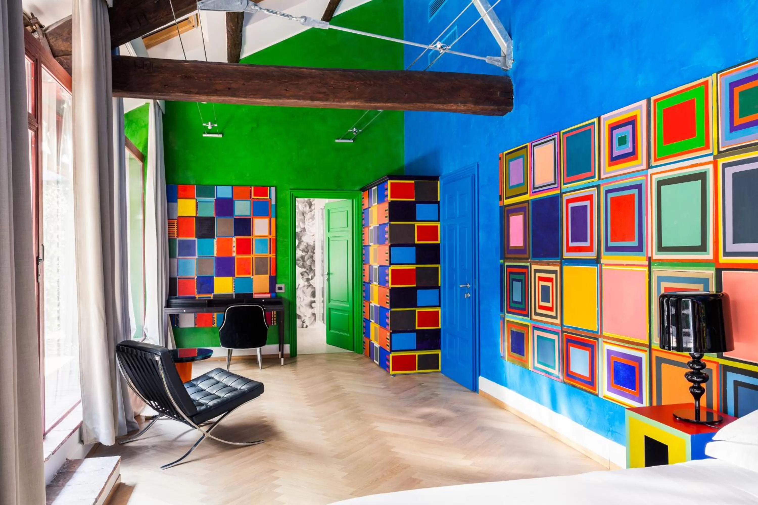 Decorative detail in Galleria Vik Milano - Townhouse Galleria - Small Luxury Hotels of the World