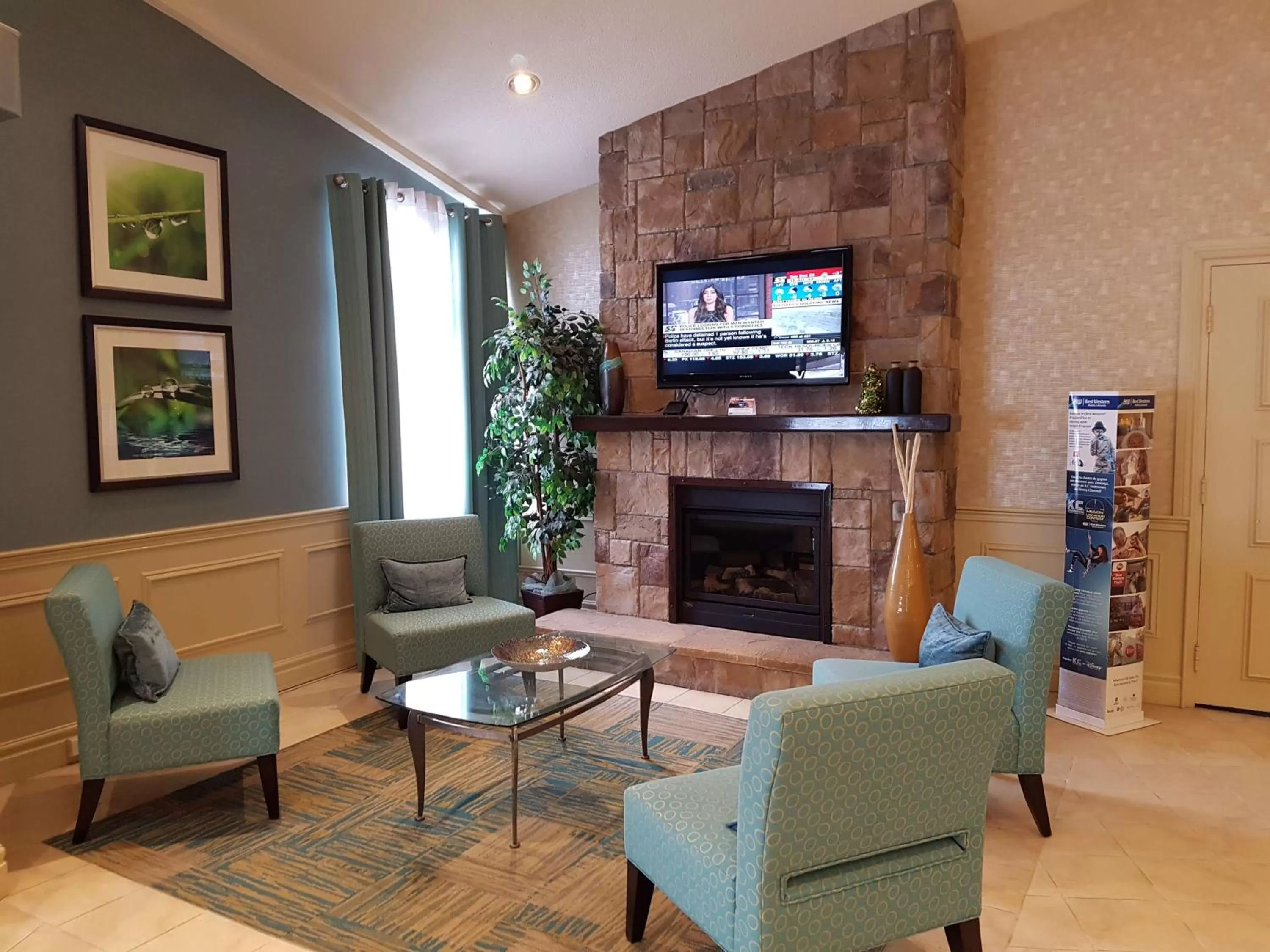 Lobby or reception in Best Western Plus Durham Hotel & Conference Centre