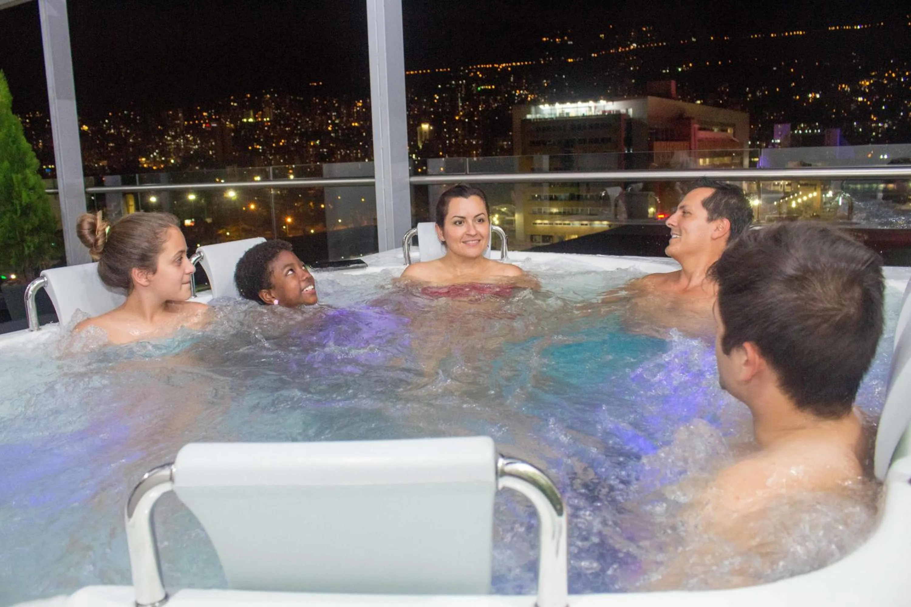 Hot Tub in Hotel Sixtina Plaza Medellin