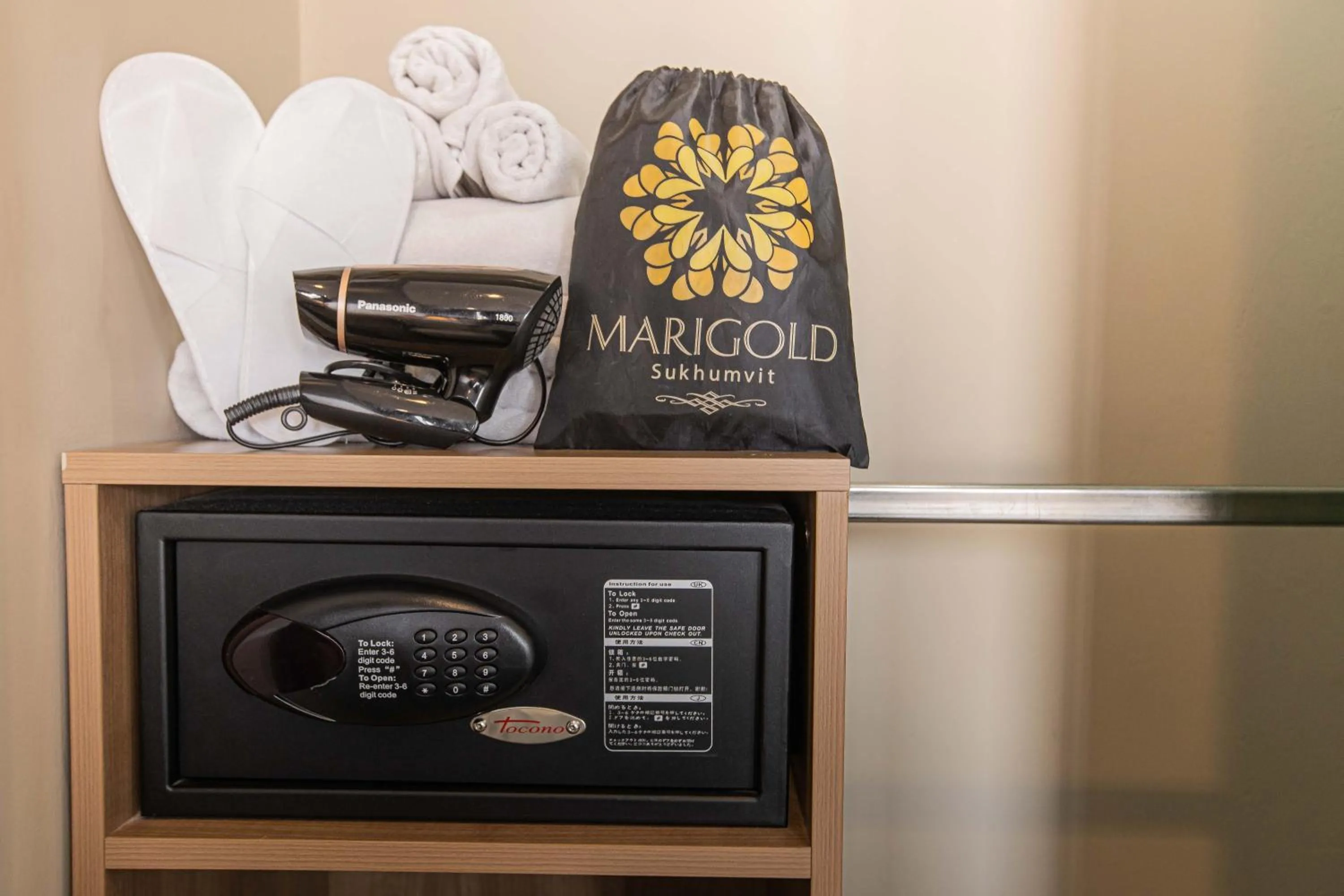 Marigold Sukhumvit - Free Shuttle to BTS Bearing Station