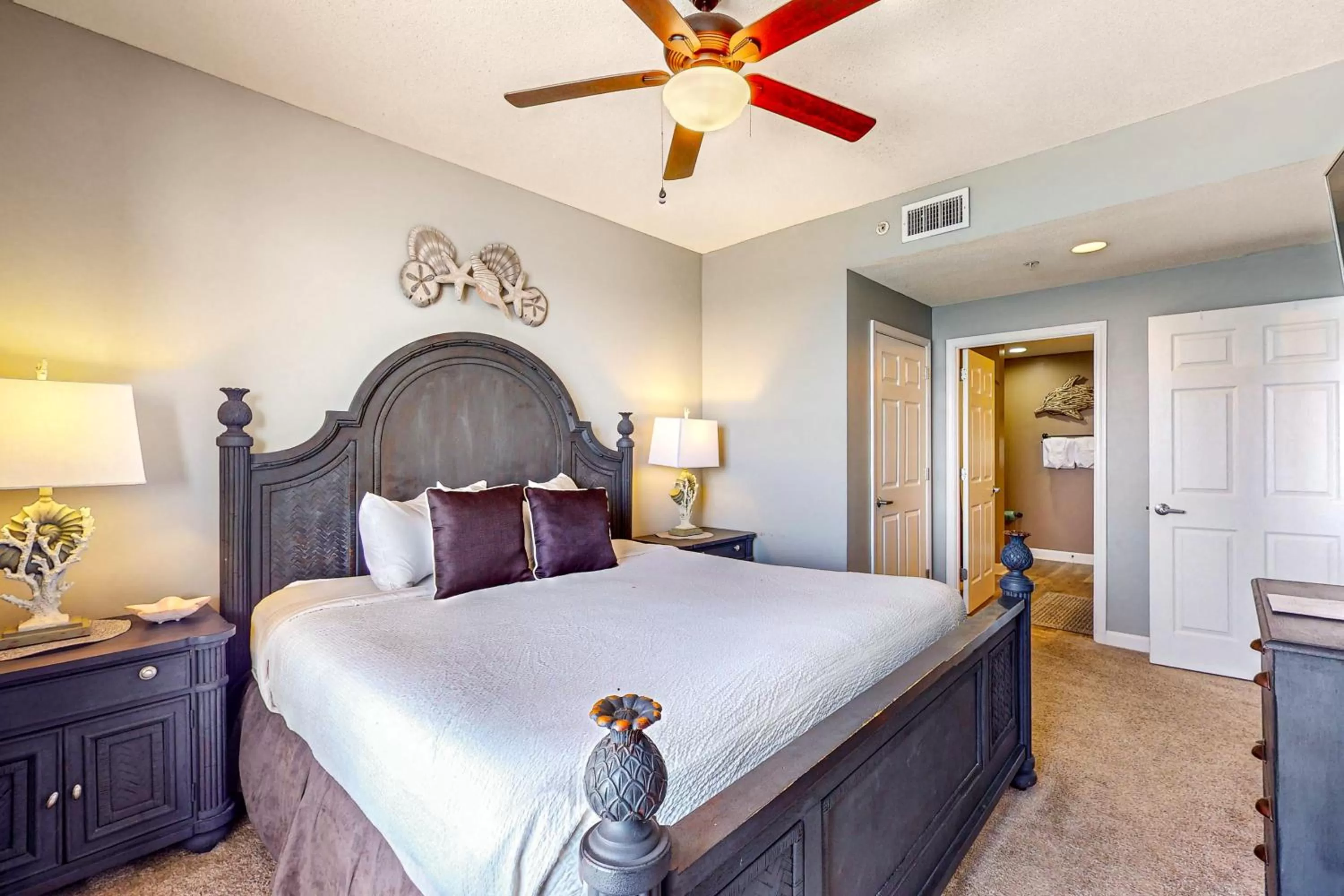 Bed in Sterling Reef 902