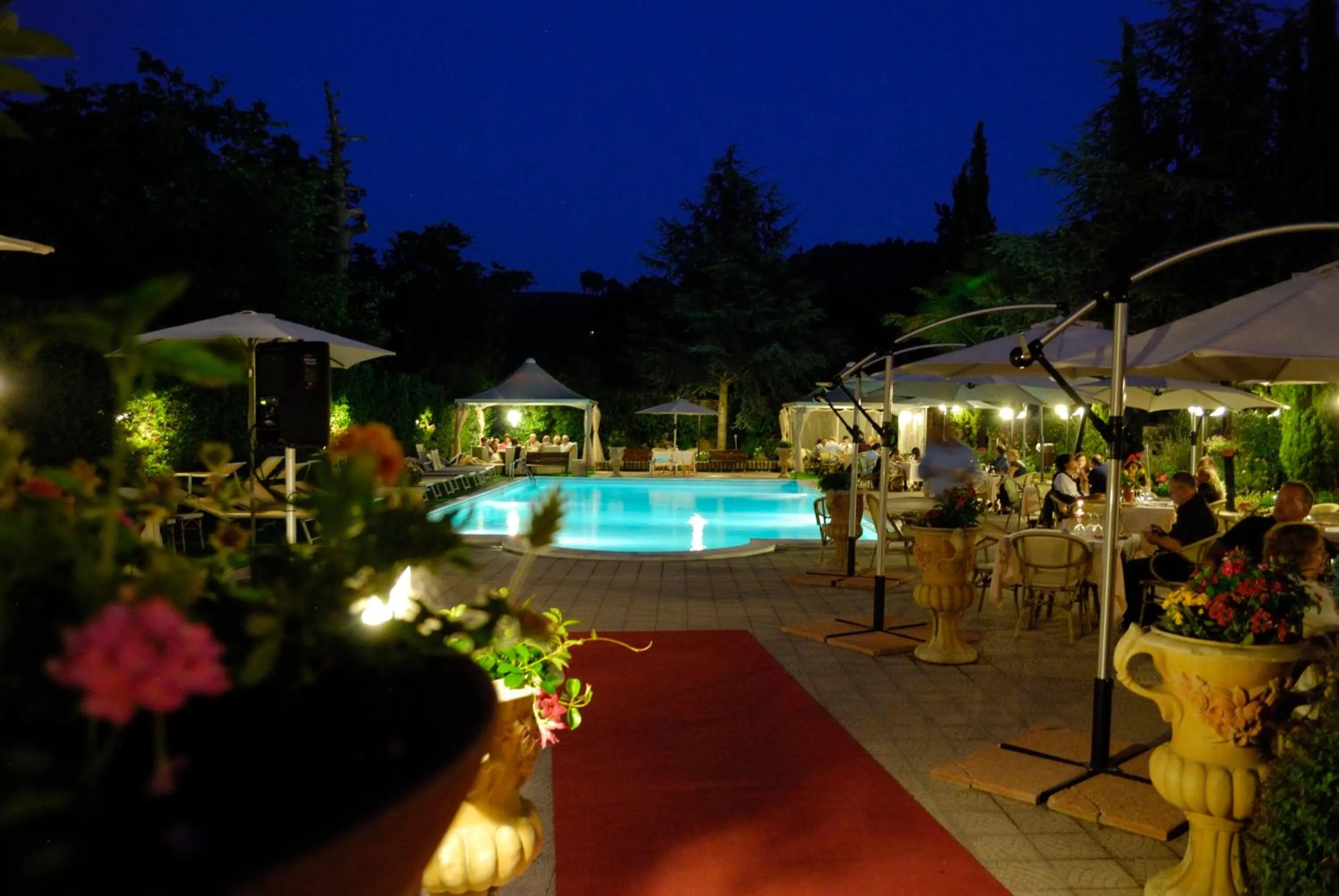 Swimming pool in Hotel Caserta Antica