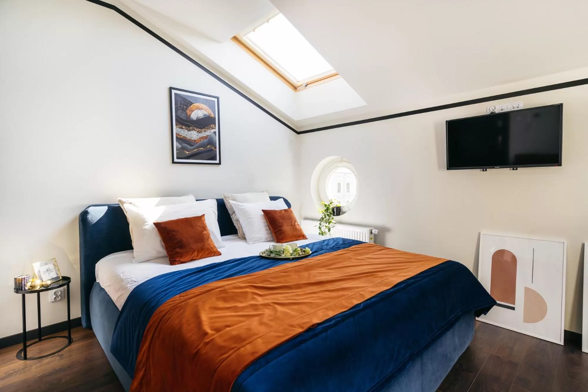 TV and multimedia, Bed in Estery12 by Loft Affair
