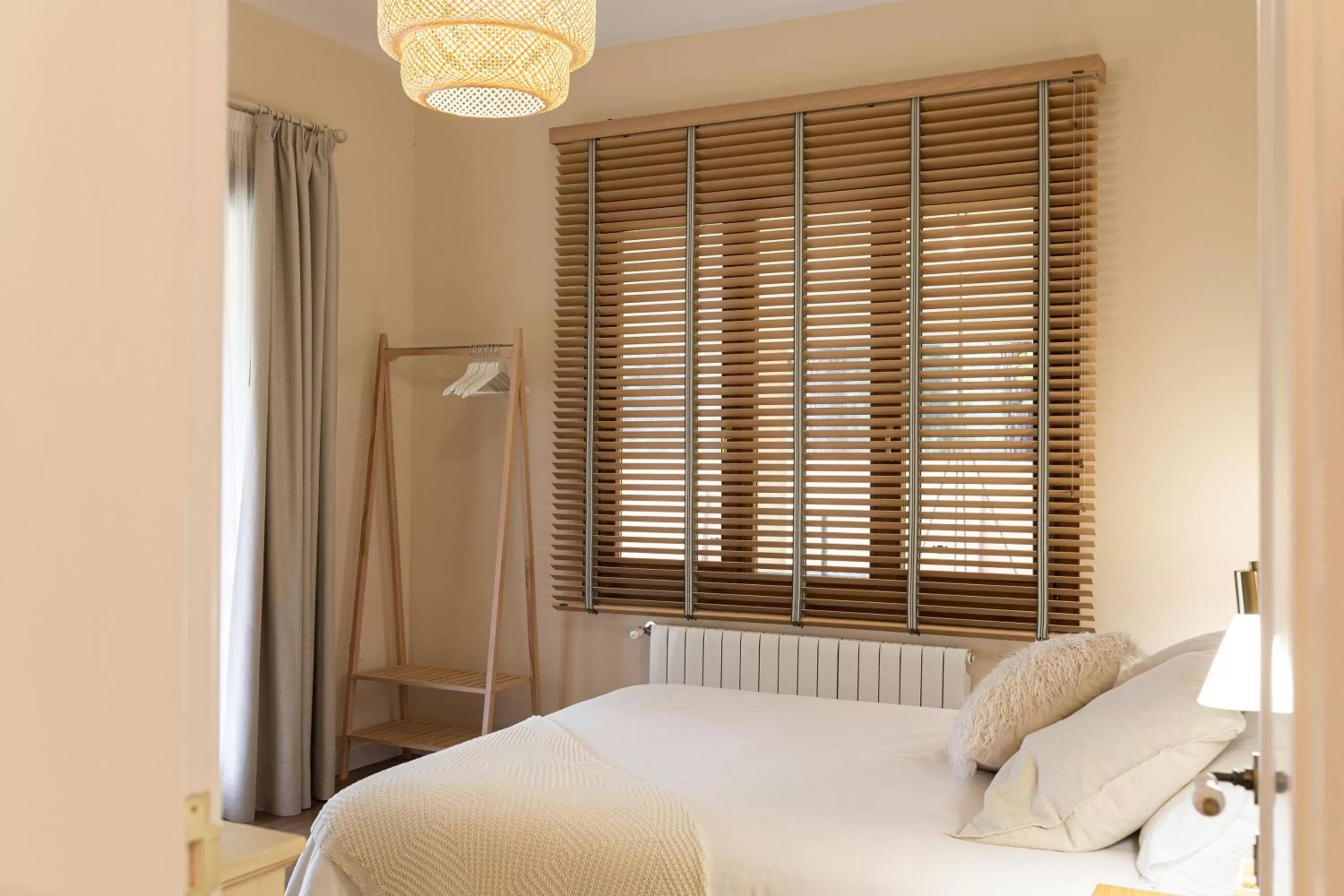 Photo of the whole room in Hotel Rural Ohana