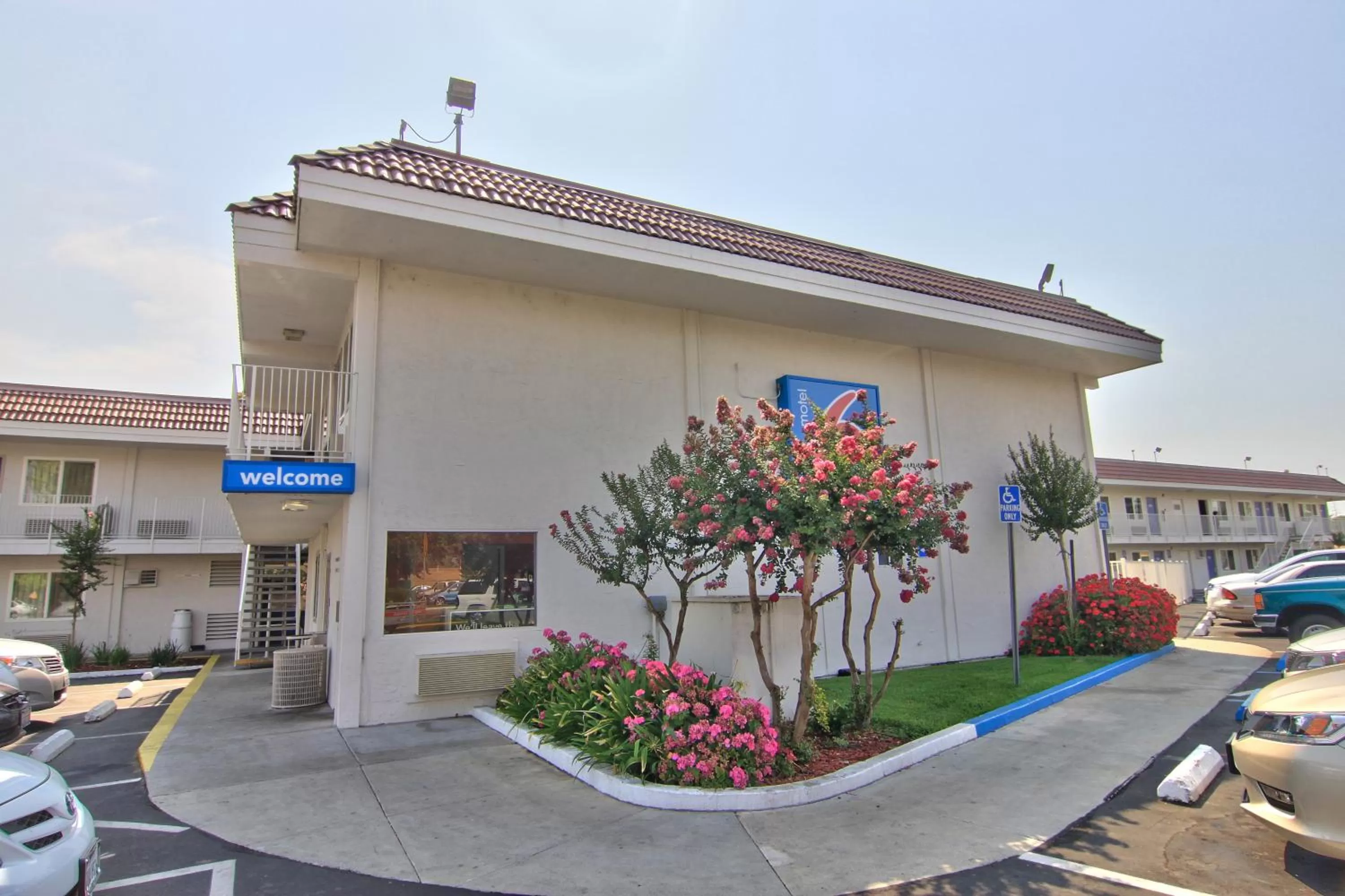 Facade/entrance in Motel 6-Sacramento, CA - Old Sacramento North