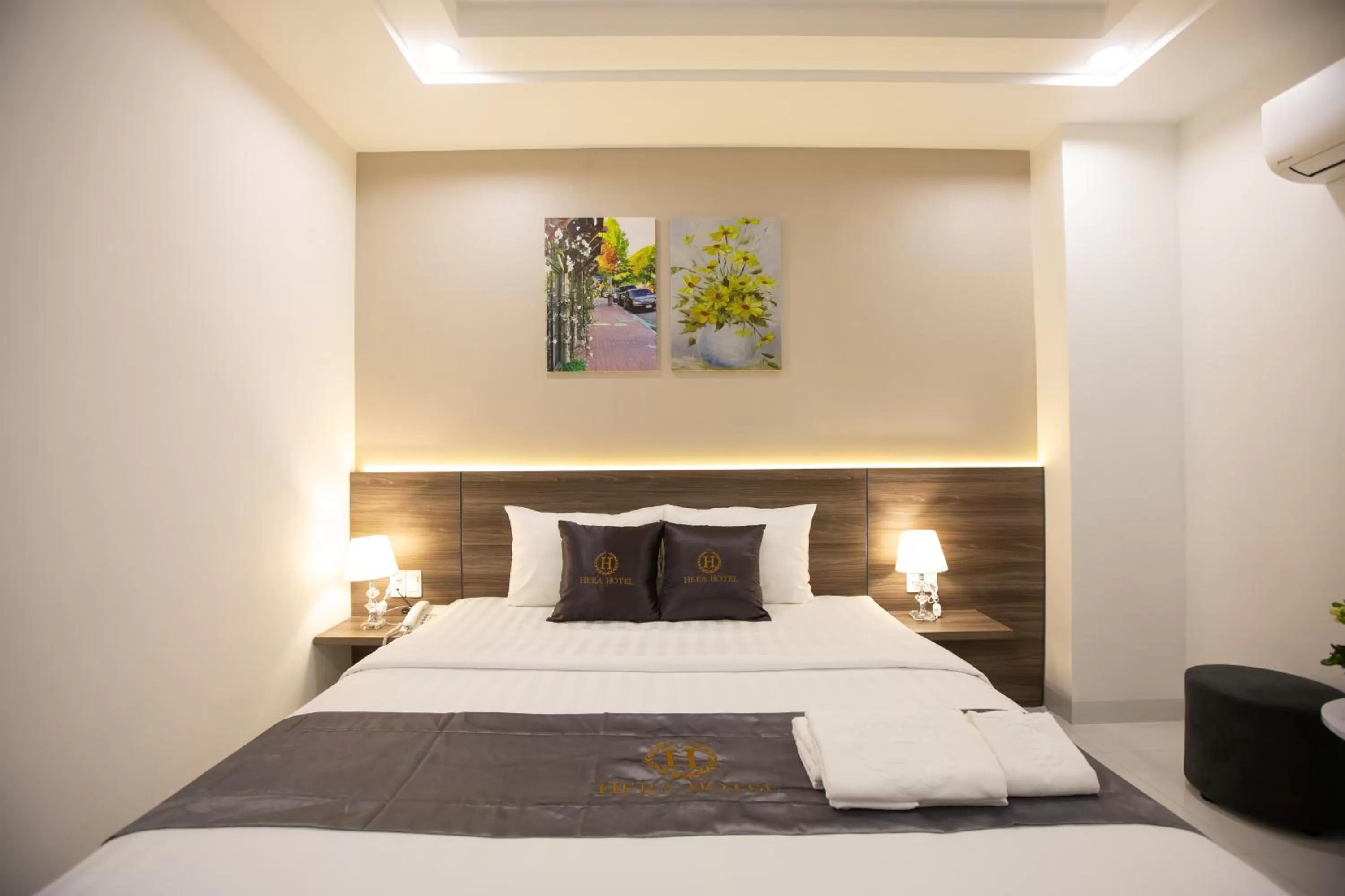 Bed in Hera Hotel Airport