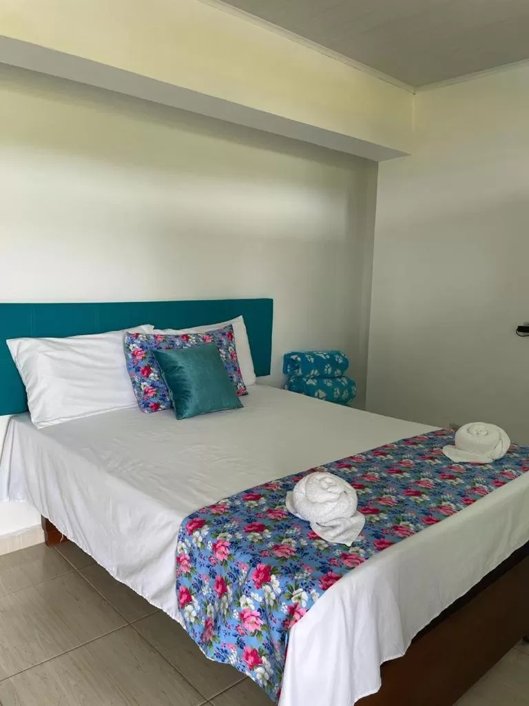 Bed in Paradise Lake Finca Hotel