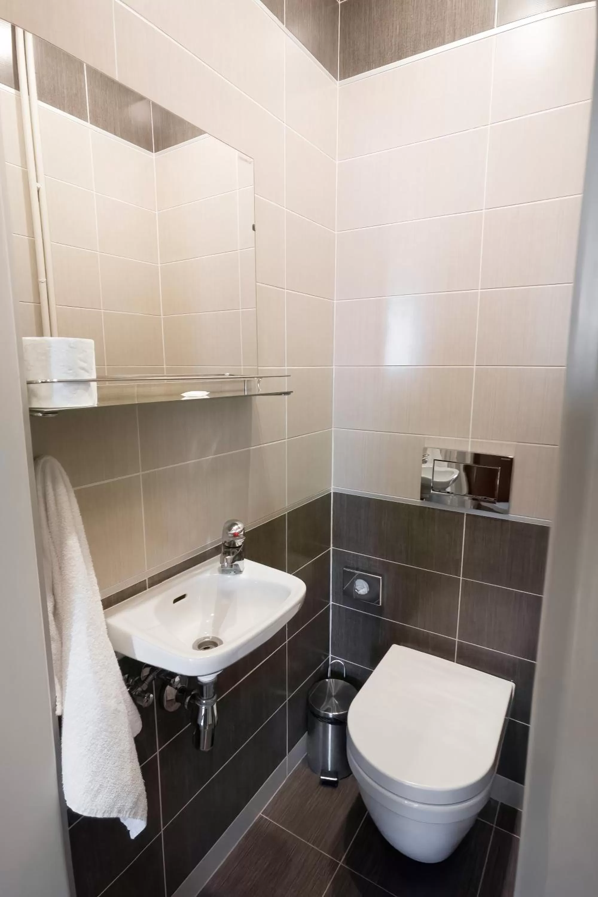 Toilet in Hotel Orion