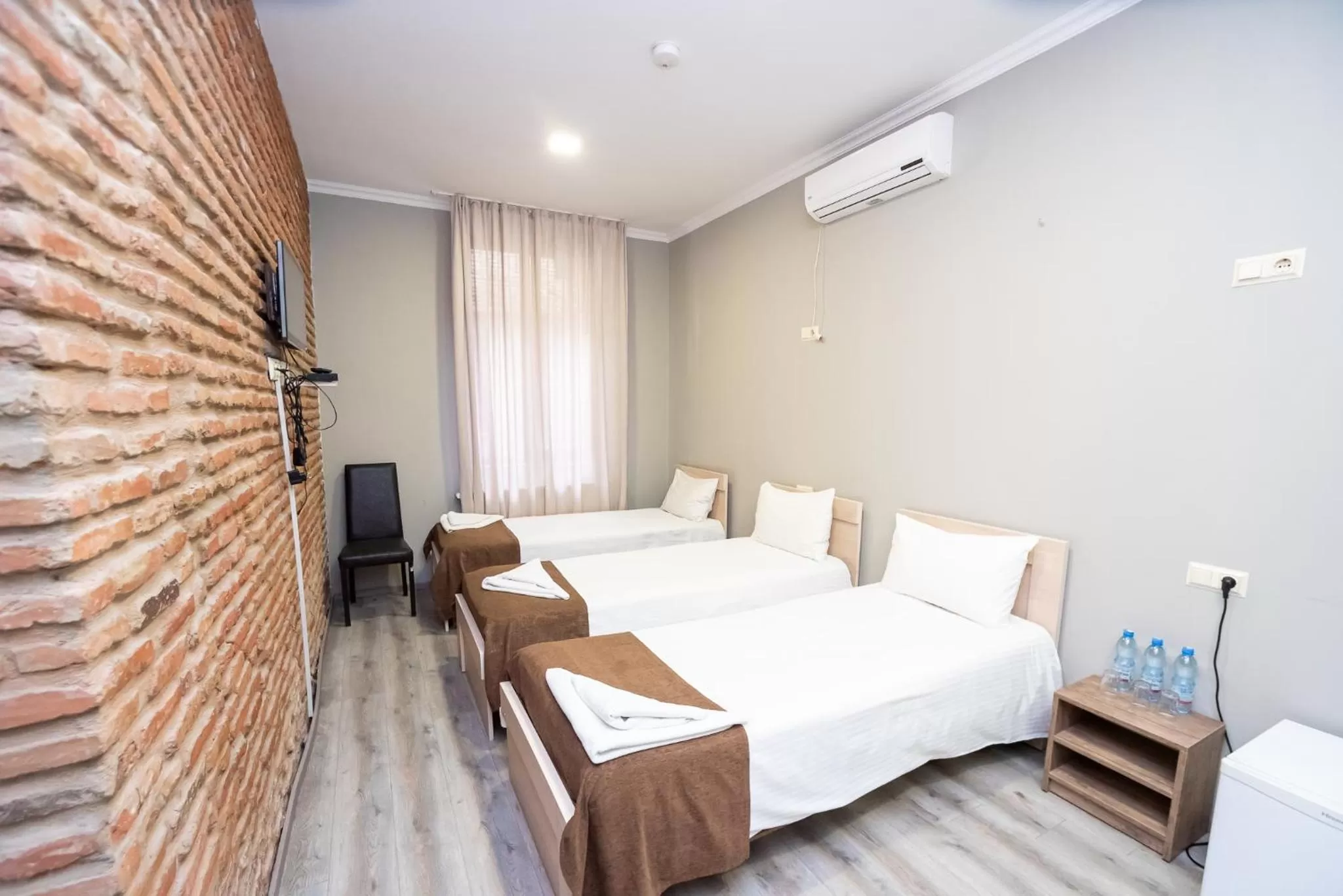 Photo of the whole room, Bed in Tiflis Hotel