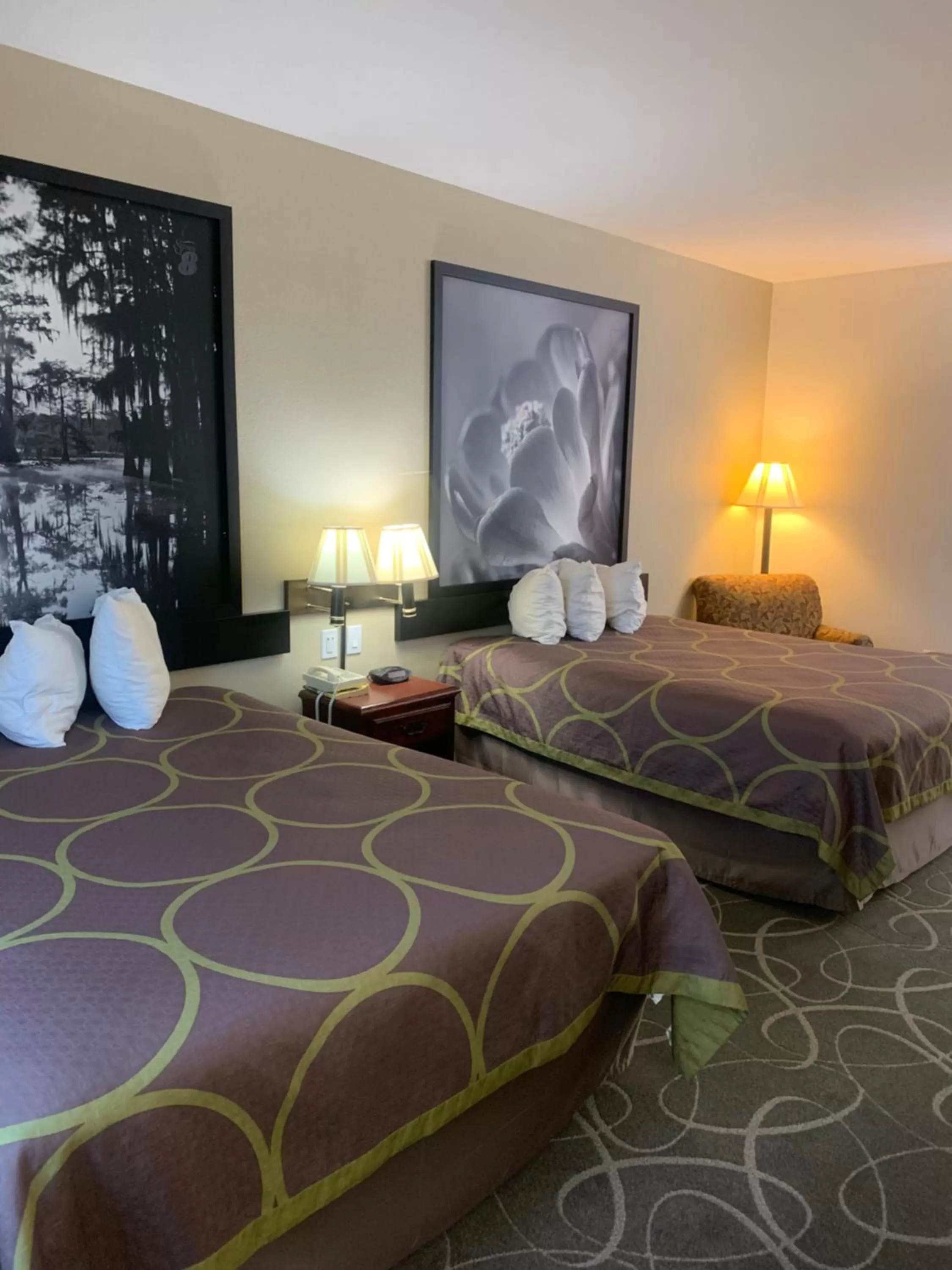 Bed in Super 8 by Wyndham Hillsboro TX