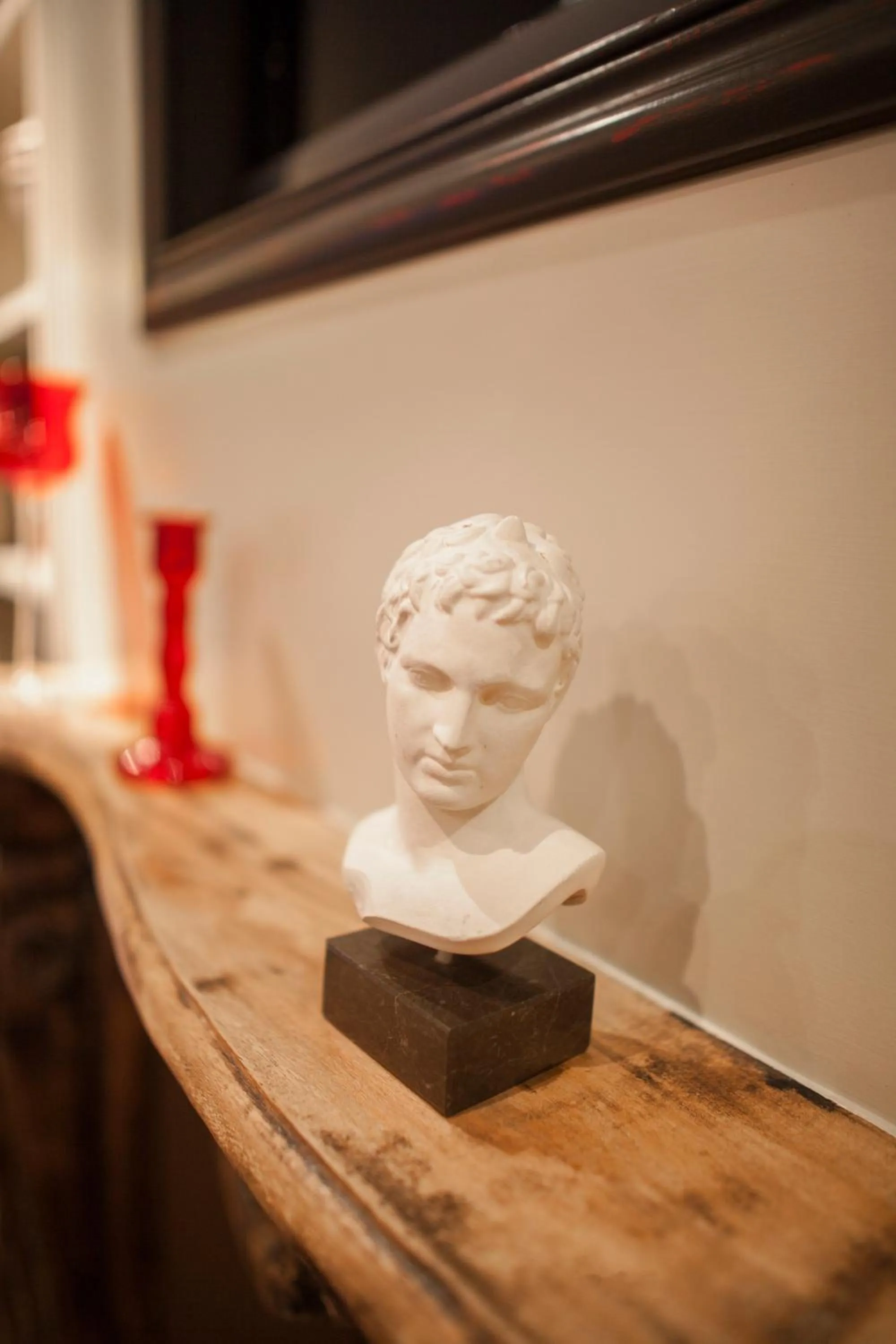 Decorative detail in The Originals City, Le Cottage Hôtel, Bruay-la-Buissière