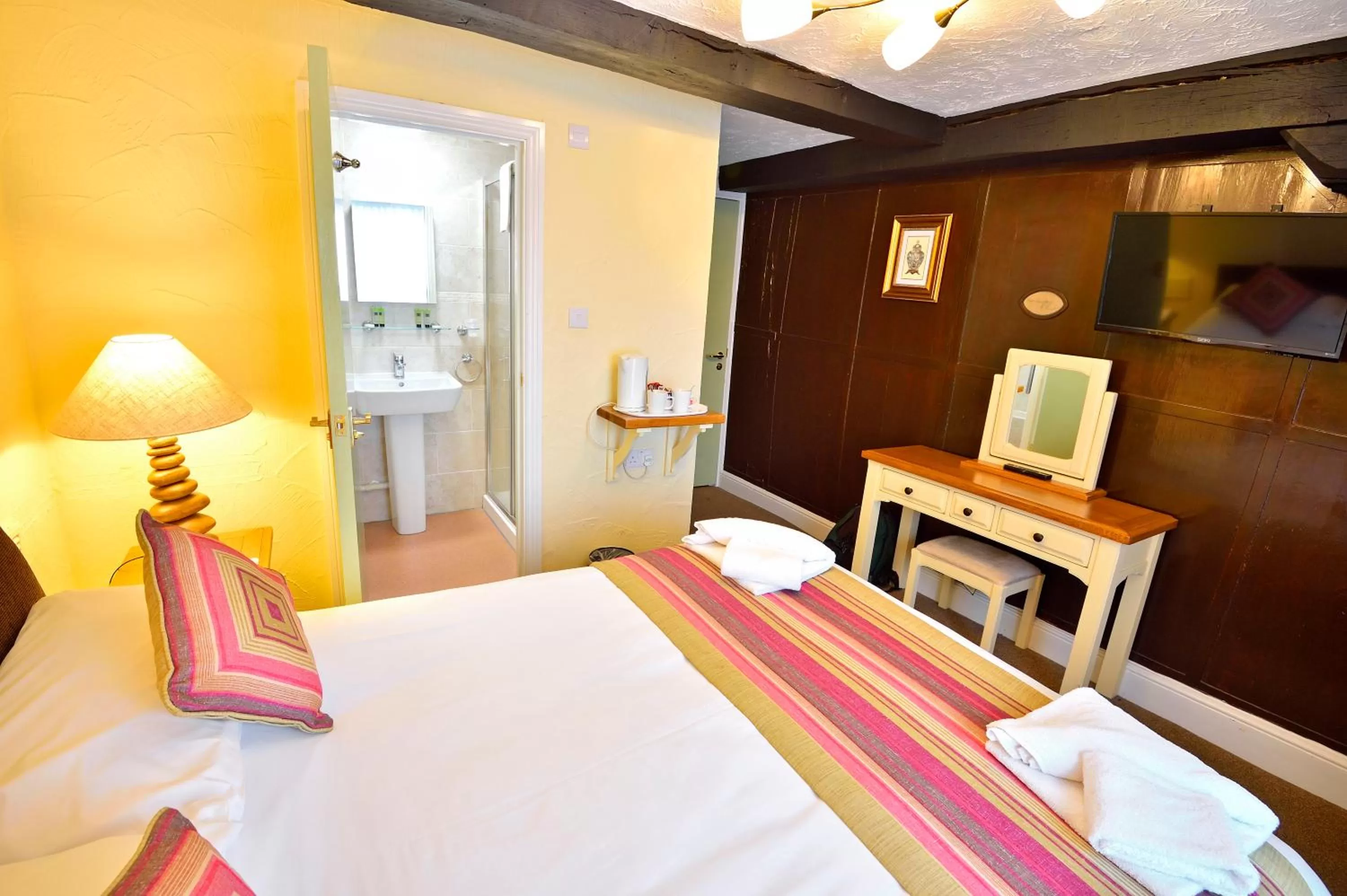 Bed in The Talbot Hotel