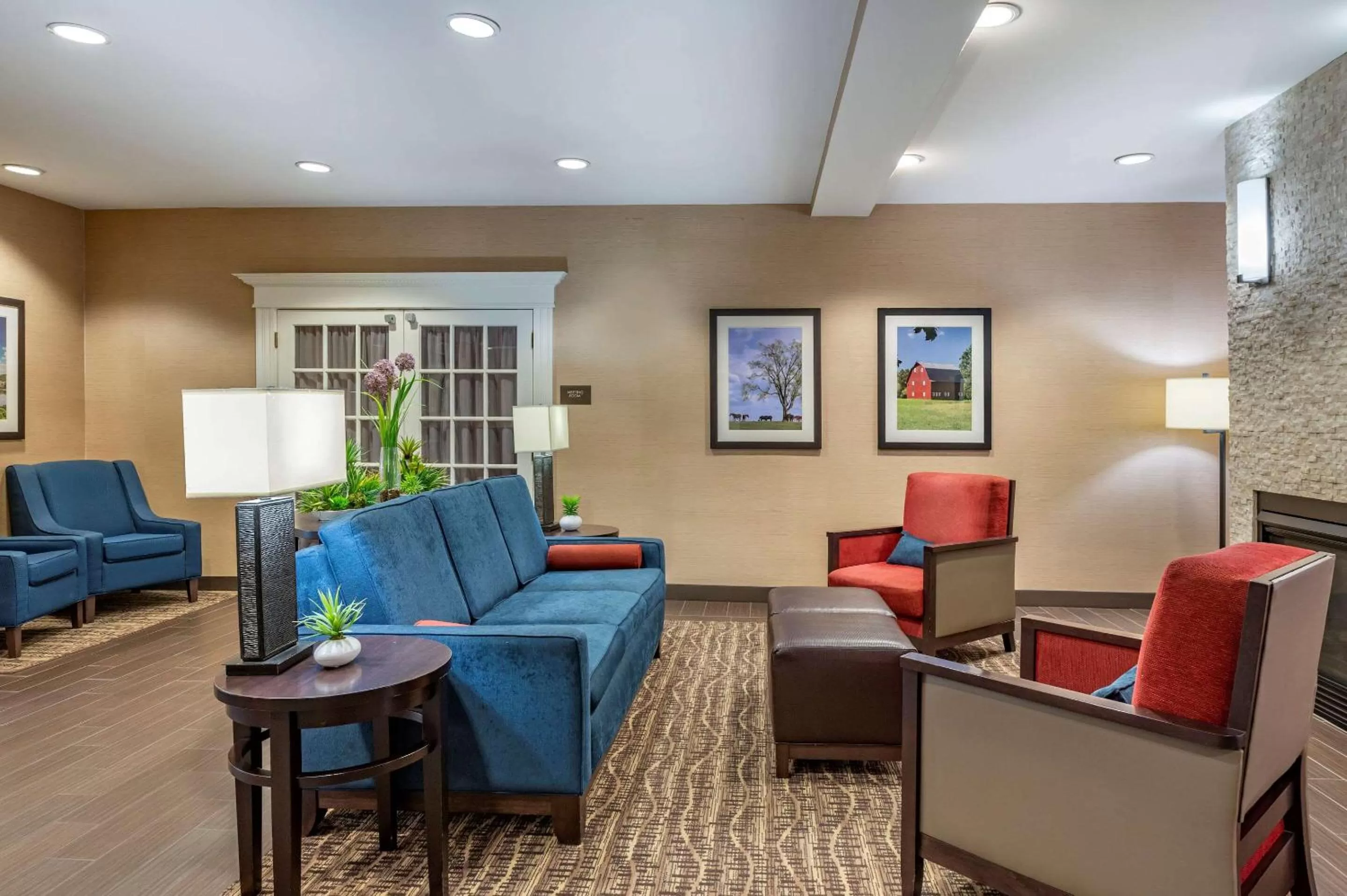 Lobby or reception in Comfort Inn & Suites Northern Kentucky