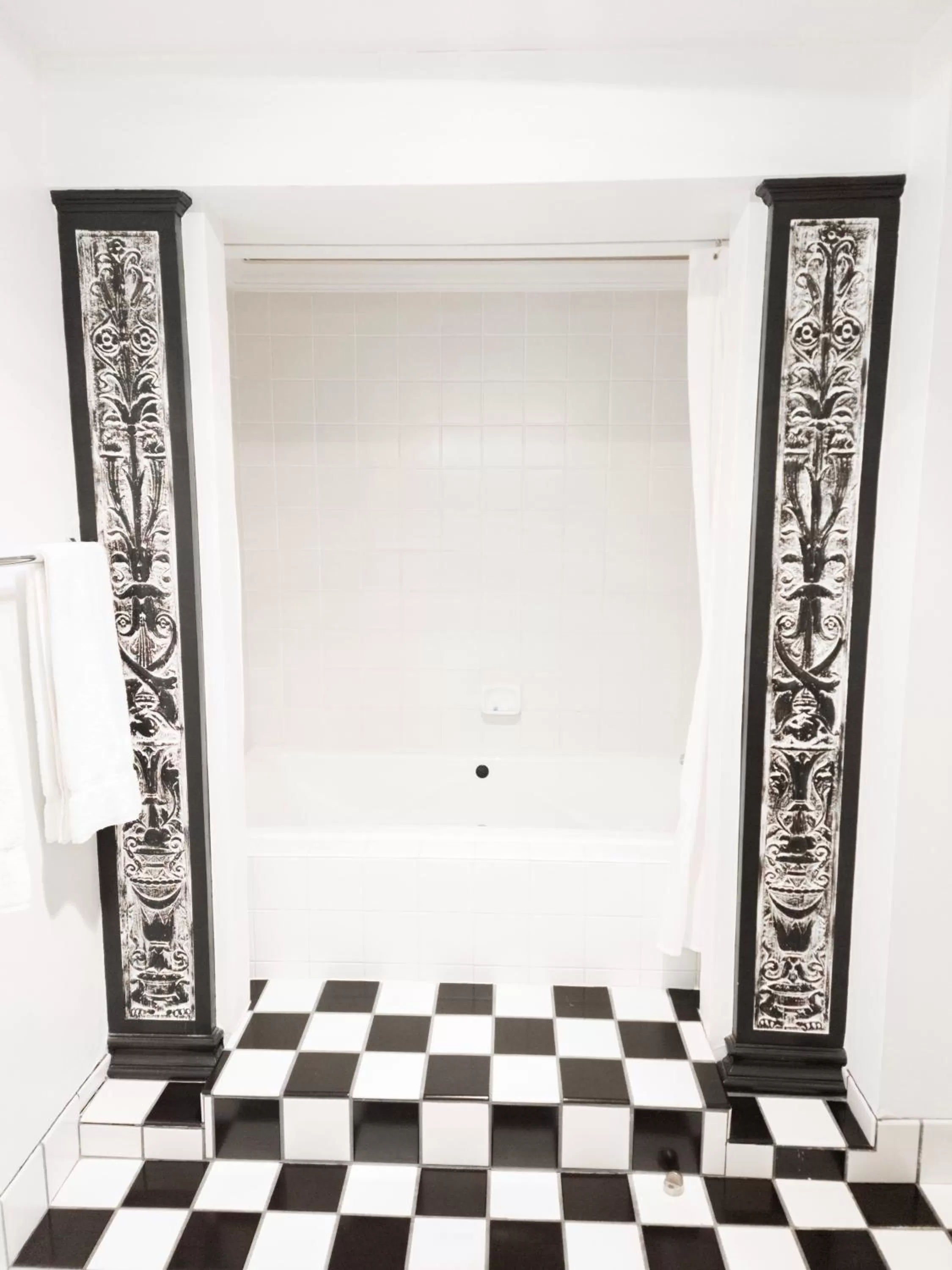 Bath in Nuk's Executive Suites