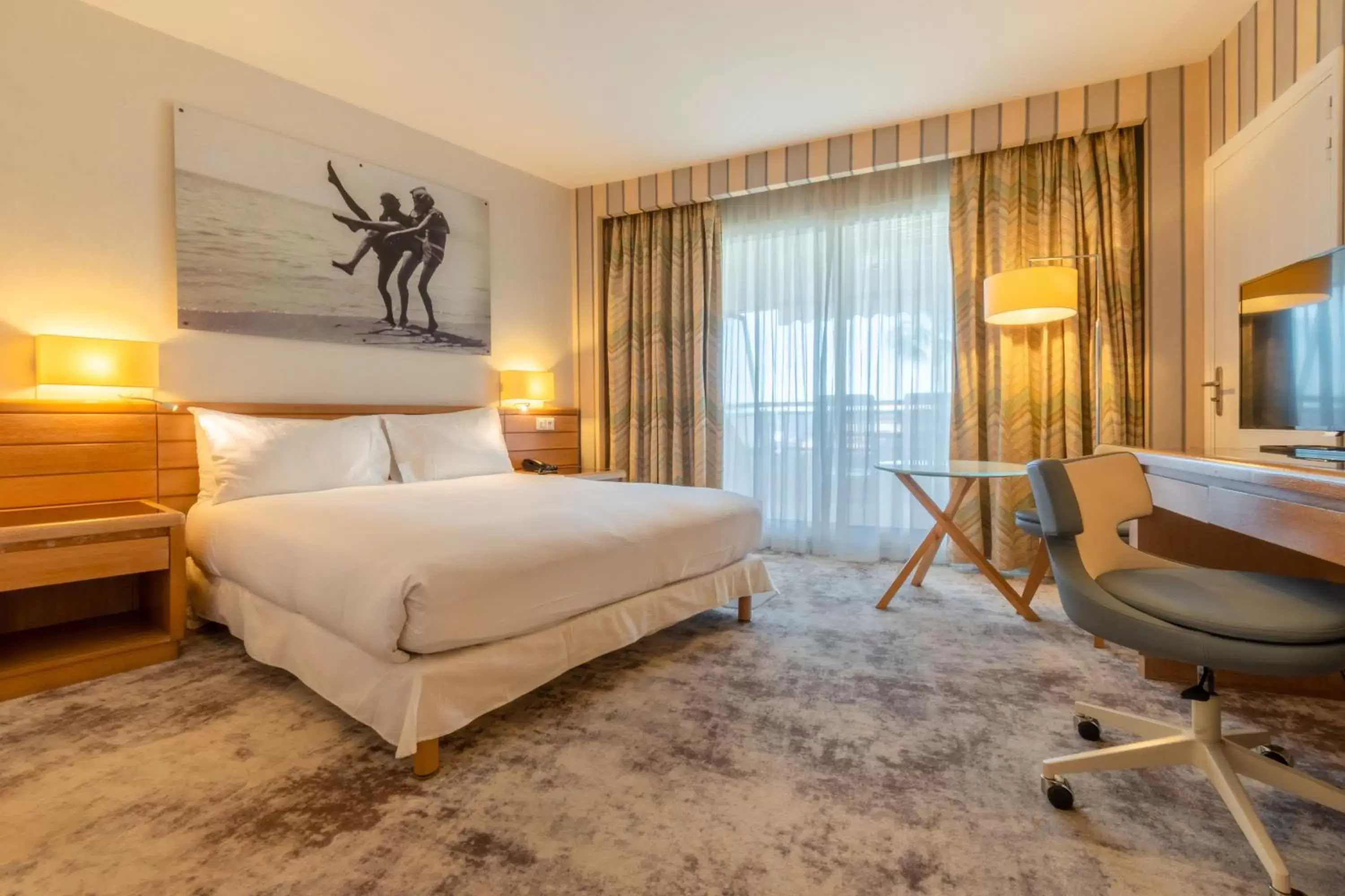 Premium Double Room with Balcony and Sea View in Holiday Inn Nice - Port St Laurent by IHG Premium Double Room with Balcony and Sea View in Holiday Inn Nice - Port St Laurent by IHG