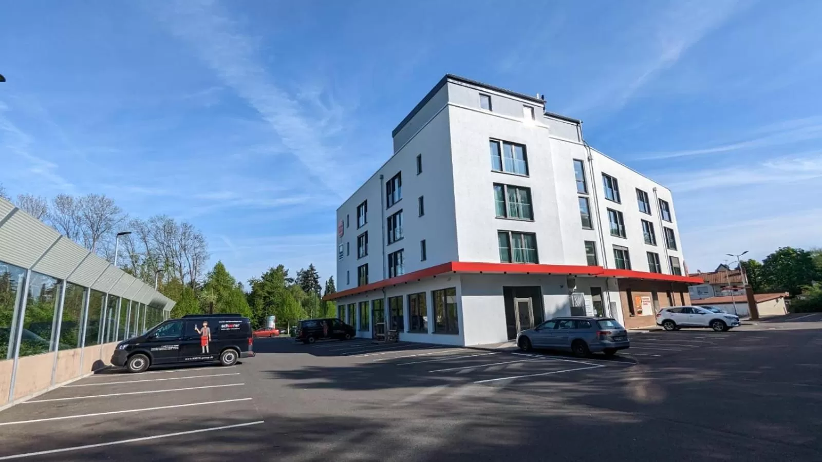 Parking in Smart & Stay Aparthotel Saarbrücken Süd - Self-Check-In - Free Parking