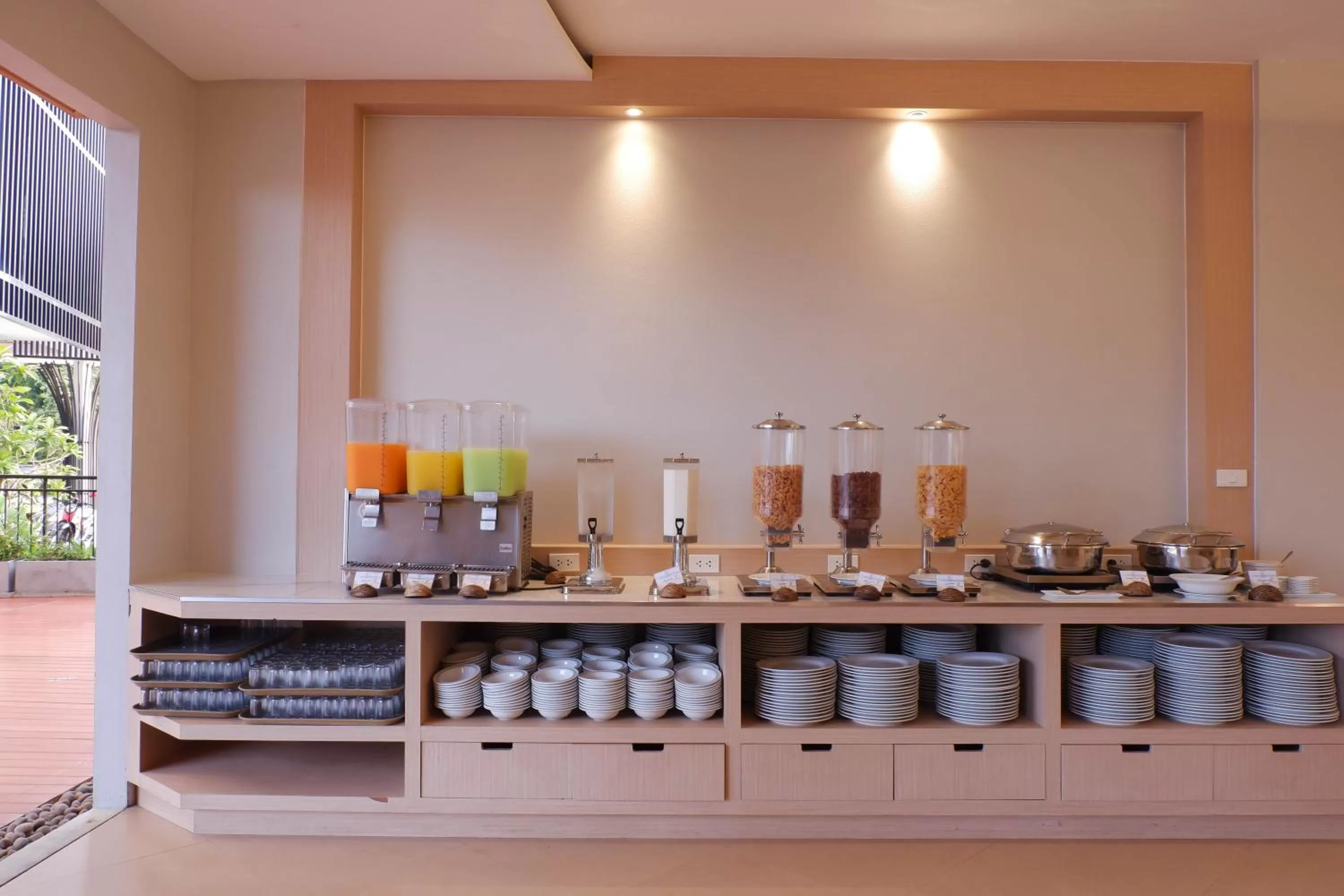 Restaurant/places to eat in Sea Seeker Krabi Resort