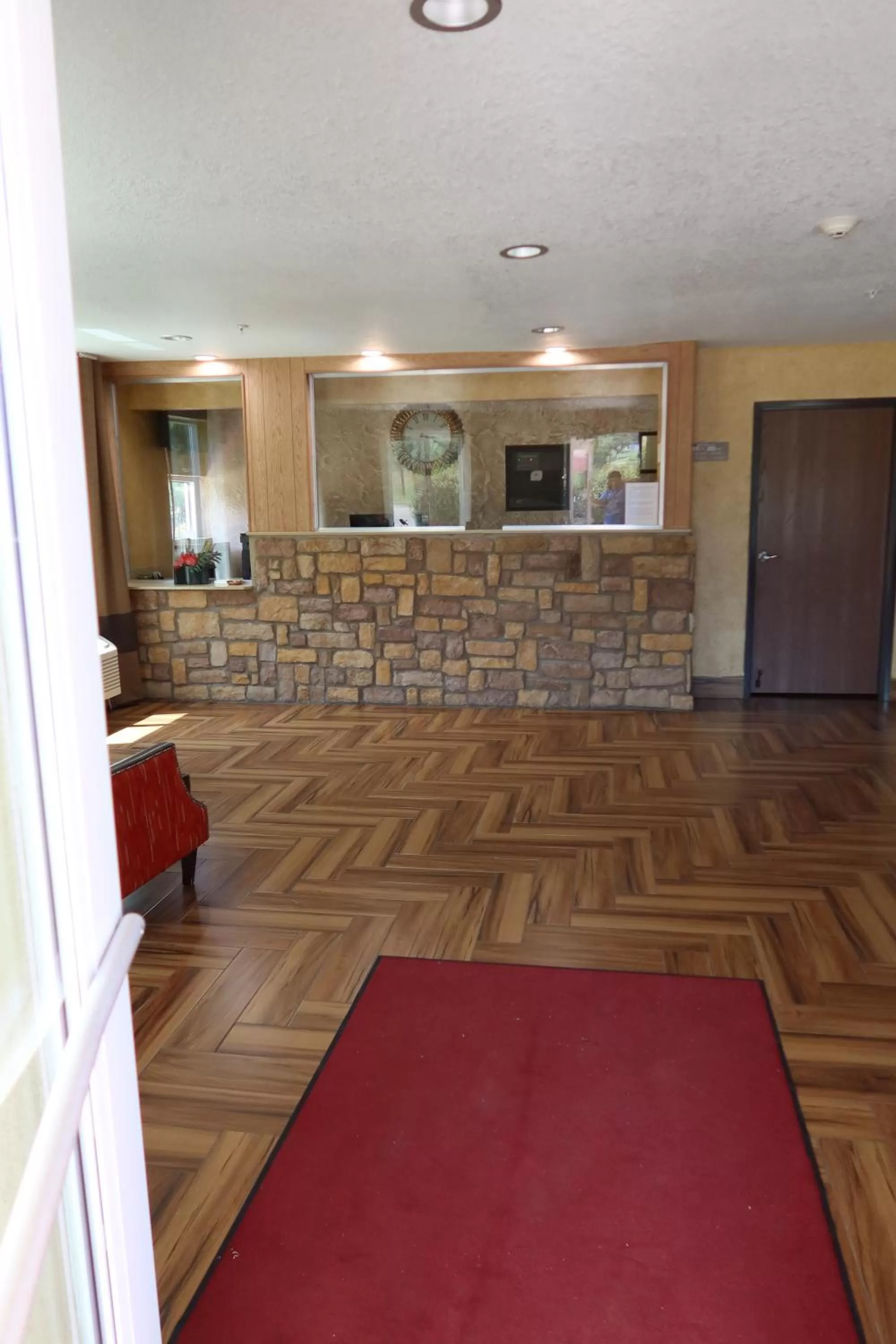 Lobby or reception in West Worth Inn & Suites White Settlement