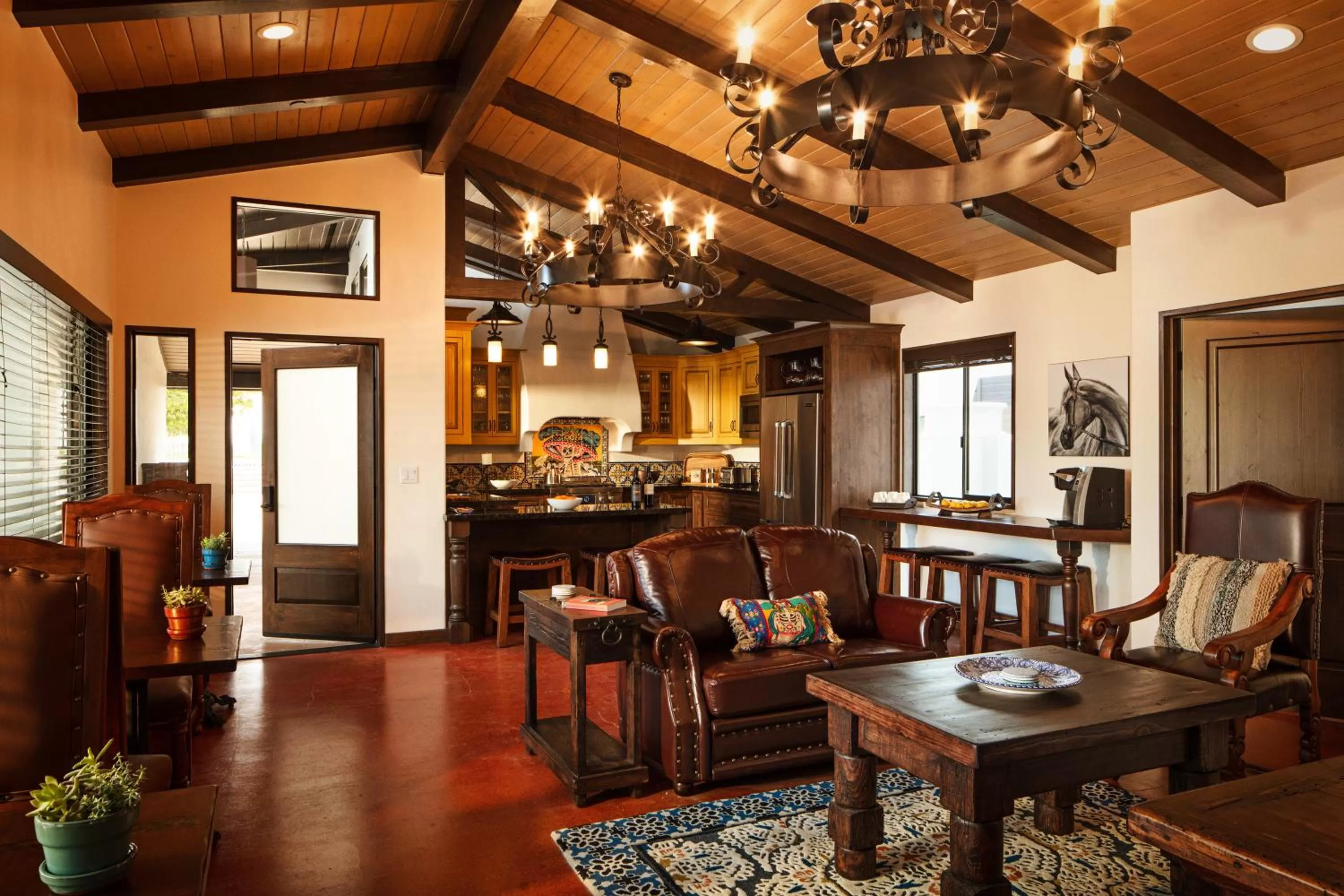 Communal lounge/ TV room in La Lomita Ranch